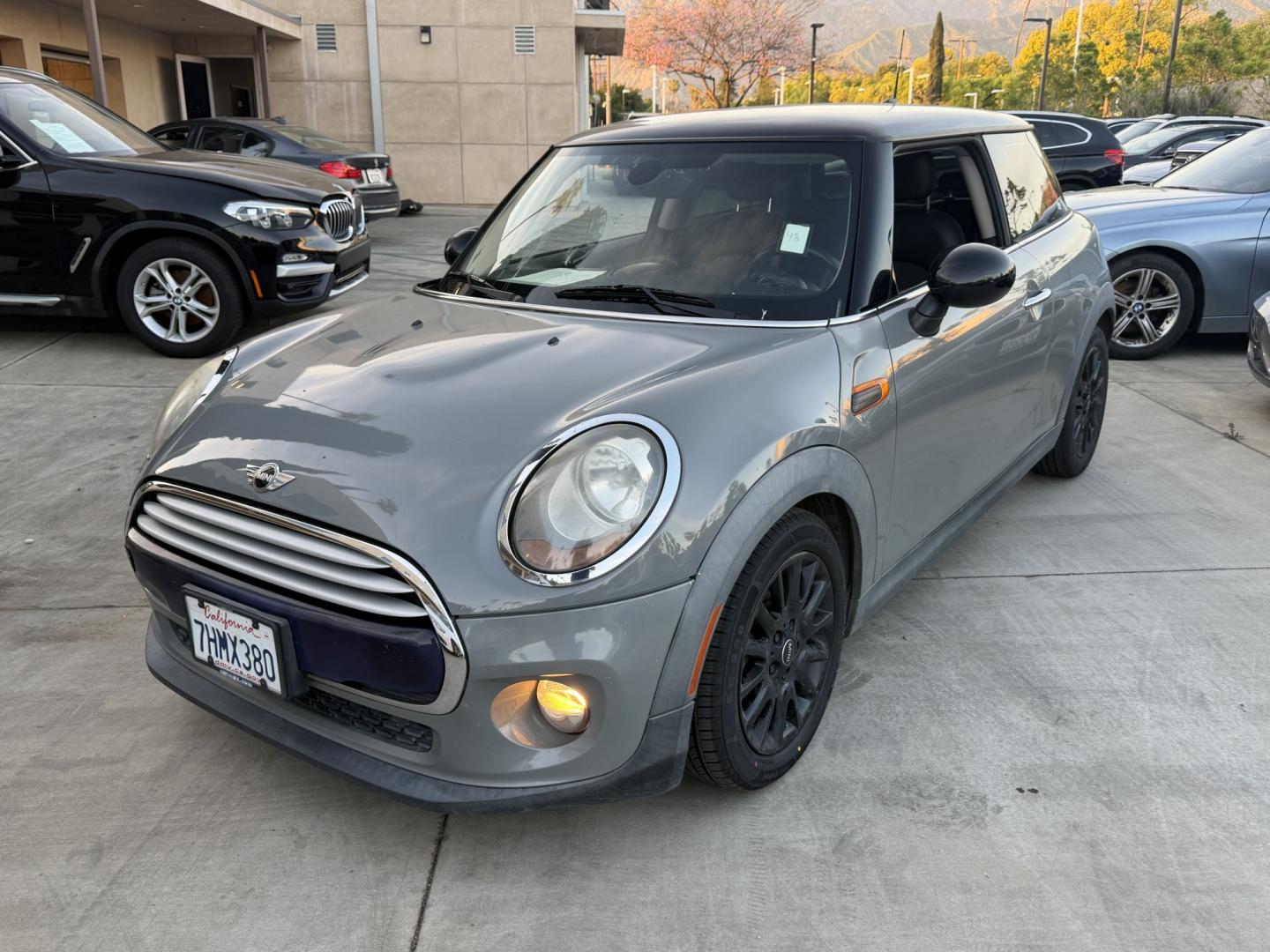 2015 Gray metallic /Black Mini Cooper Base (WMWXM5C58FT) with an 1.6L L4 DOHC 16V TURBO engine, located at 30 S. Berkeley Avenue, Pasadena, CA, 91107, (626) 248-7567, 34.145447, -118.109398 - 2015 MINI Cooper S Hardtop – Buy Here Pay Here Financing Available in Pasadena VIN: WMWXM5C58FT938517 Looking for a reliable vehicle with easy financing in Pasadena? At Crown City Motors, we specialize in Buy Here Pay Here financing, helping customers get approved even if they have bad credi - Photo#0