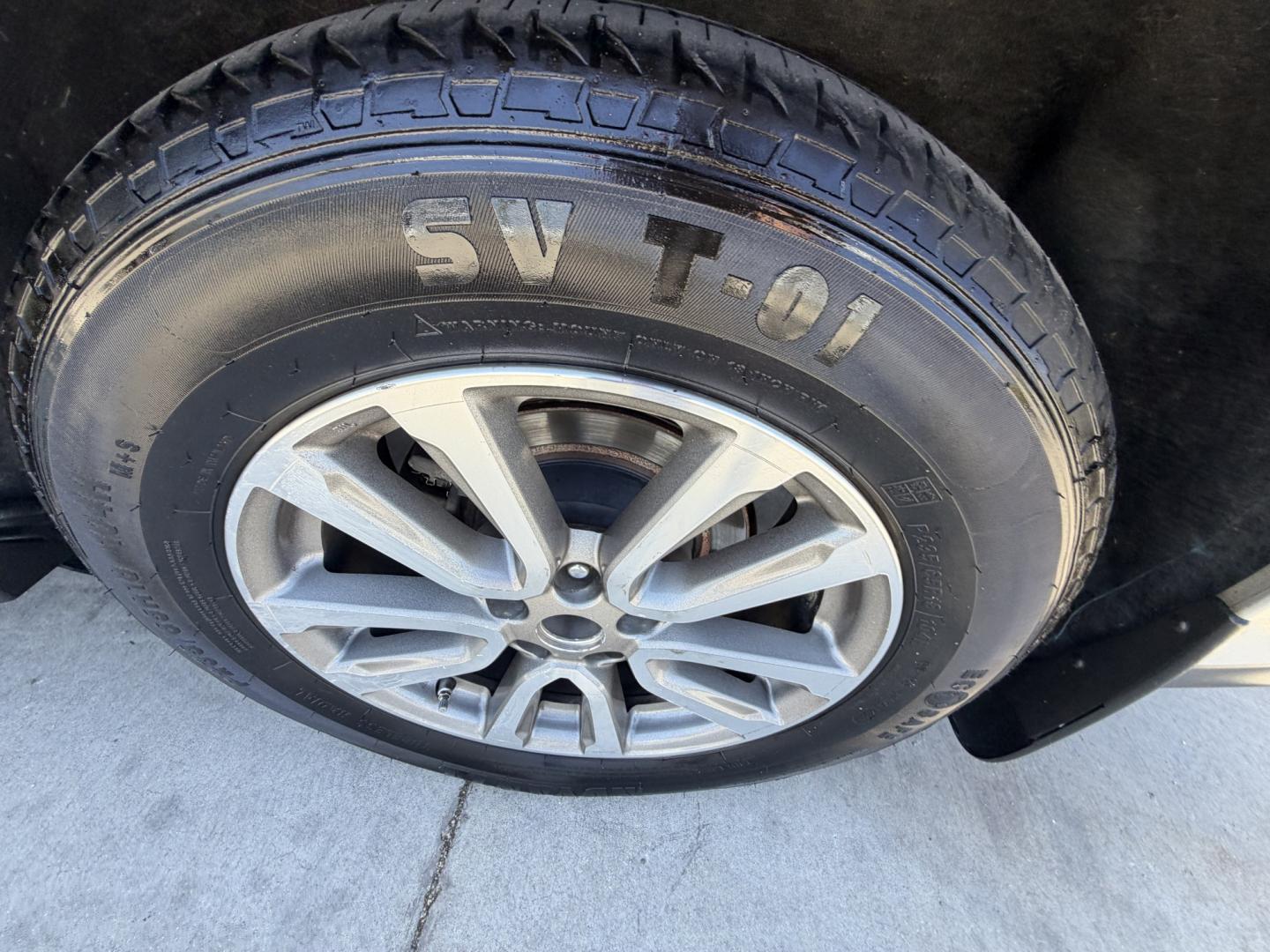 2015 Silver Nissan Pathfinder (5N1AR2MM6FC) , AUTOMATIC transmission, located at 30 S. Berkeley Avenue, Pasadena, CA, 91107, (626) 248-7567, 34.145447, -118.109398 - Crown City Motors is a used “Buy Here Pay Here” car dealer in Pasadena CA. “Buy Here Pay Here” financing, means that when you purchase your vehicle from our dealership, that you make the payments to the dealership as well. We do not need the banks approval to get you approved for a used auto - Photo#6