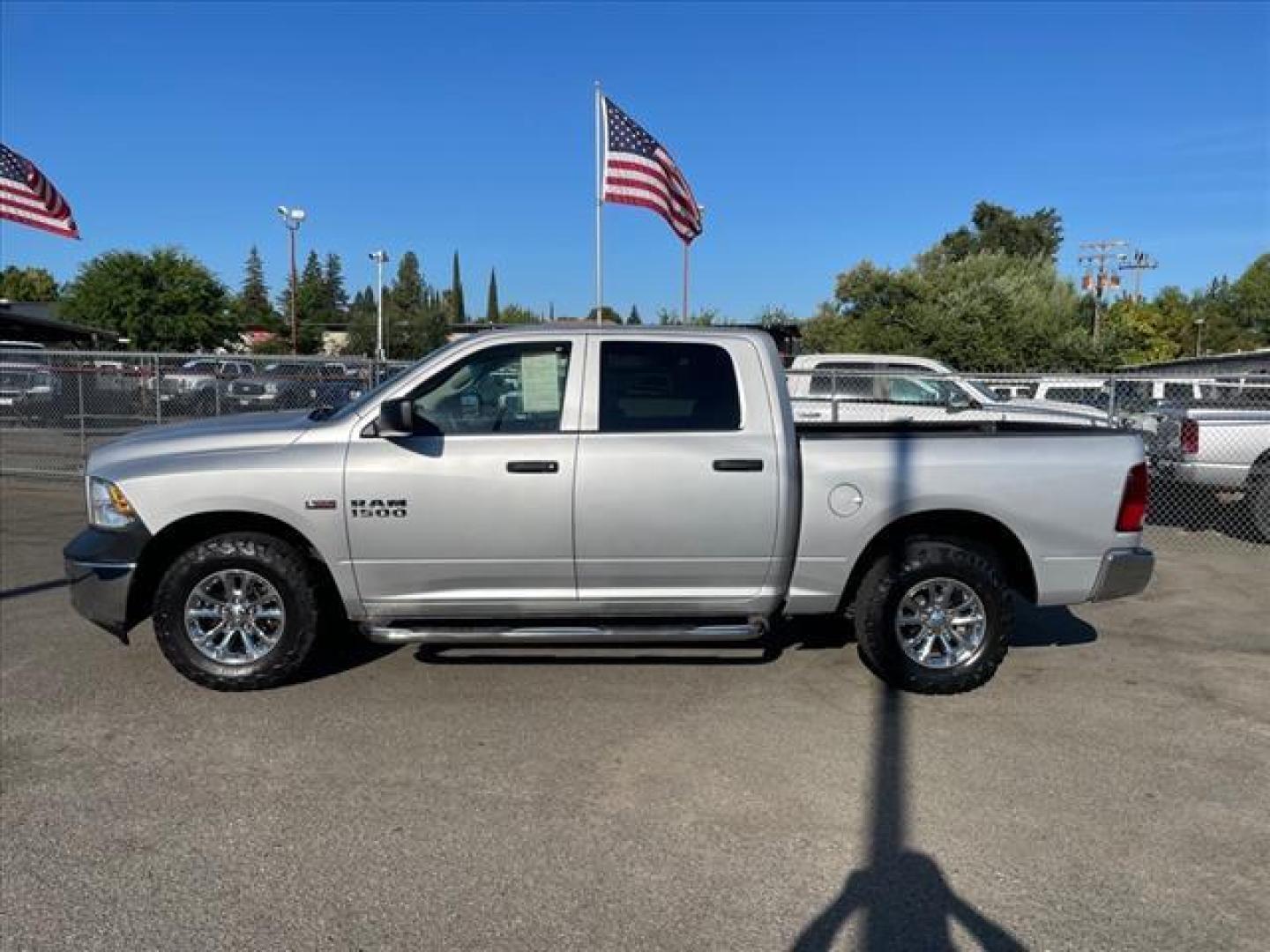 2015 Bright Silver Metallic Clear Coat RAM 1500 Tradesman (3C6RR7KT9FG) with an 5.7L HEMI 5.7L V8 395hp 410ft. lbs. Sequential Multiport Fuel Injection engine, 8-Speed Shiftable Automatic transmission, located at 800 Riverside Ave, Roseville, CA, 95678, 916-773-4549 & Toll Free: 866-719-4393, 38.732265, -121.291039 - 4X4 TRADESMAN CREW CAB 5.7 HEMI V8 - Photo#4