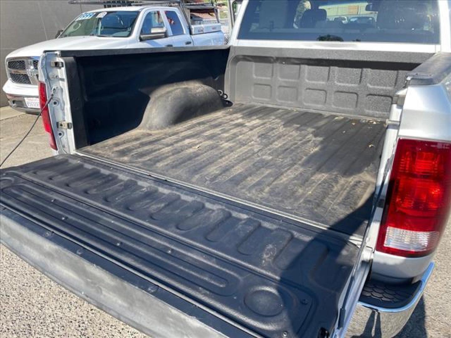 2015 Bright Silver Metallic Clear Coat RAM 1500 Tradesman (3C6RR7KT9FG) with an 5.7L HEMI 5.7L V8 395hp 410ft. lbs. Sequential Multiport Fuel Injection engine, 8-Speed Shiftable Automatic transmission, located at 800 Riverside Ave, Roseville, CA, 95678, 916-773-4549 & Toll Free: 866-719-4393, 38.732265, -121.291039 - 4X4 TRADESMAN CREW CAB 5.7 HEMI V8 - Photo#8