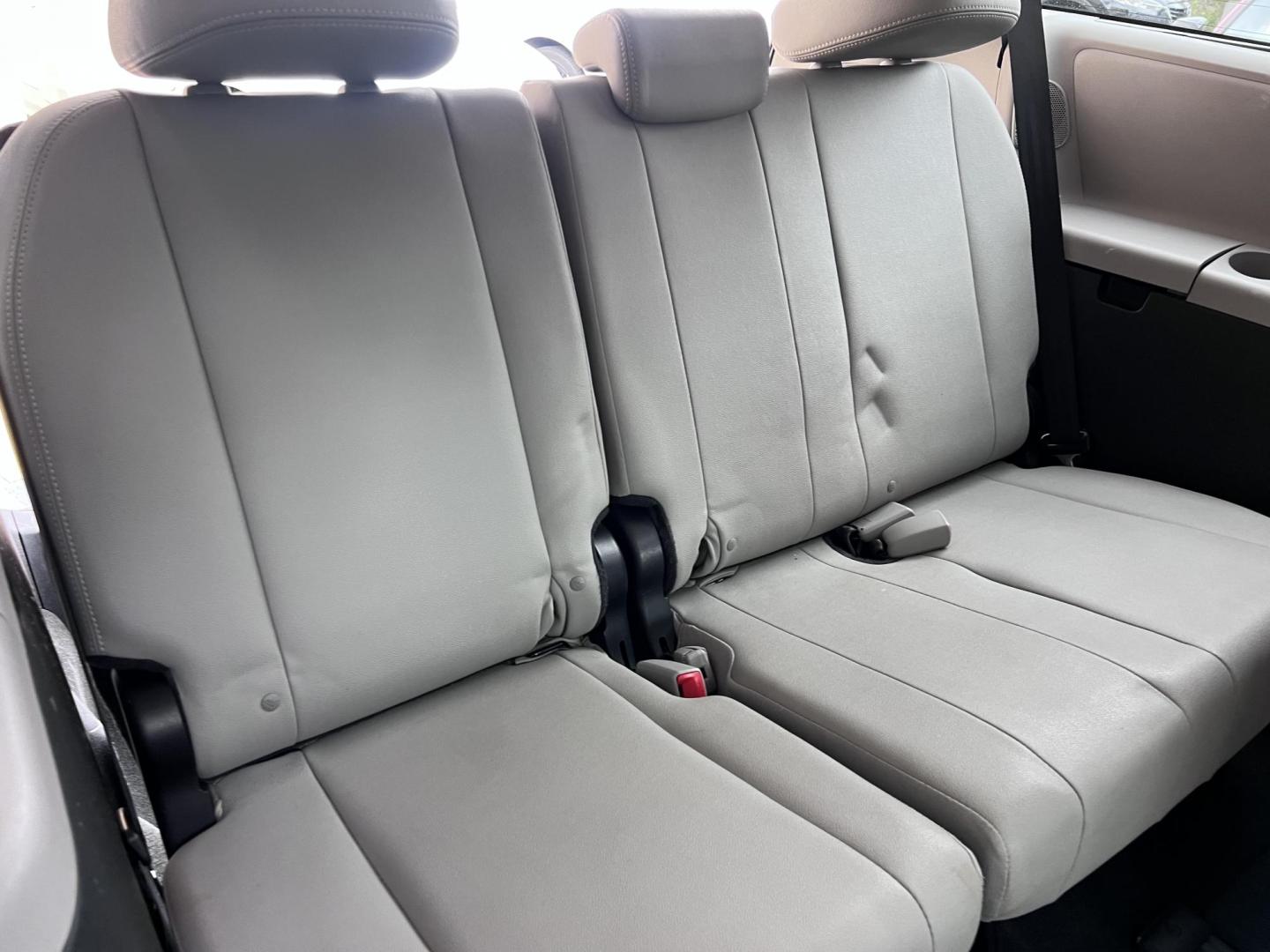 2015 Gray /gray Toyota Sienna XLE FWD 8-Passenger V6 (5TDYK3DC5FS) with an 3.5L V6 EFI DOHC 24V engine, 5-Speed Automatic transmission, located at 30 S. Berkeley Avenue, Pasadena, CA, 91107, (626) 248-7567, 34.145447, -118.109398 - Crown City Motors is a used “Buy Here Pay Here” car dealer in Pasadena CA. “Buy Here Pay Here” financing, means that when you purchase your vehicle from our dealership, that you make the payments to the dealership as well. We do not need the banks approval to get you approved for a used auto - Photo#24