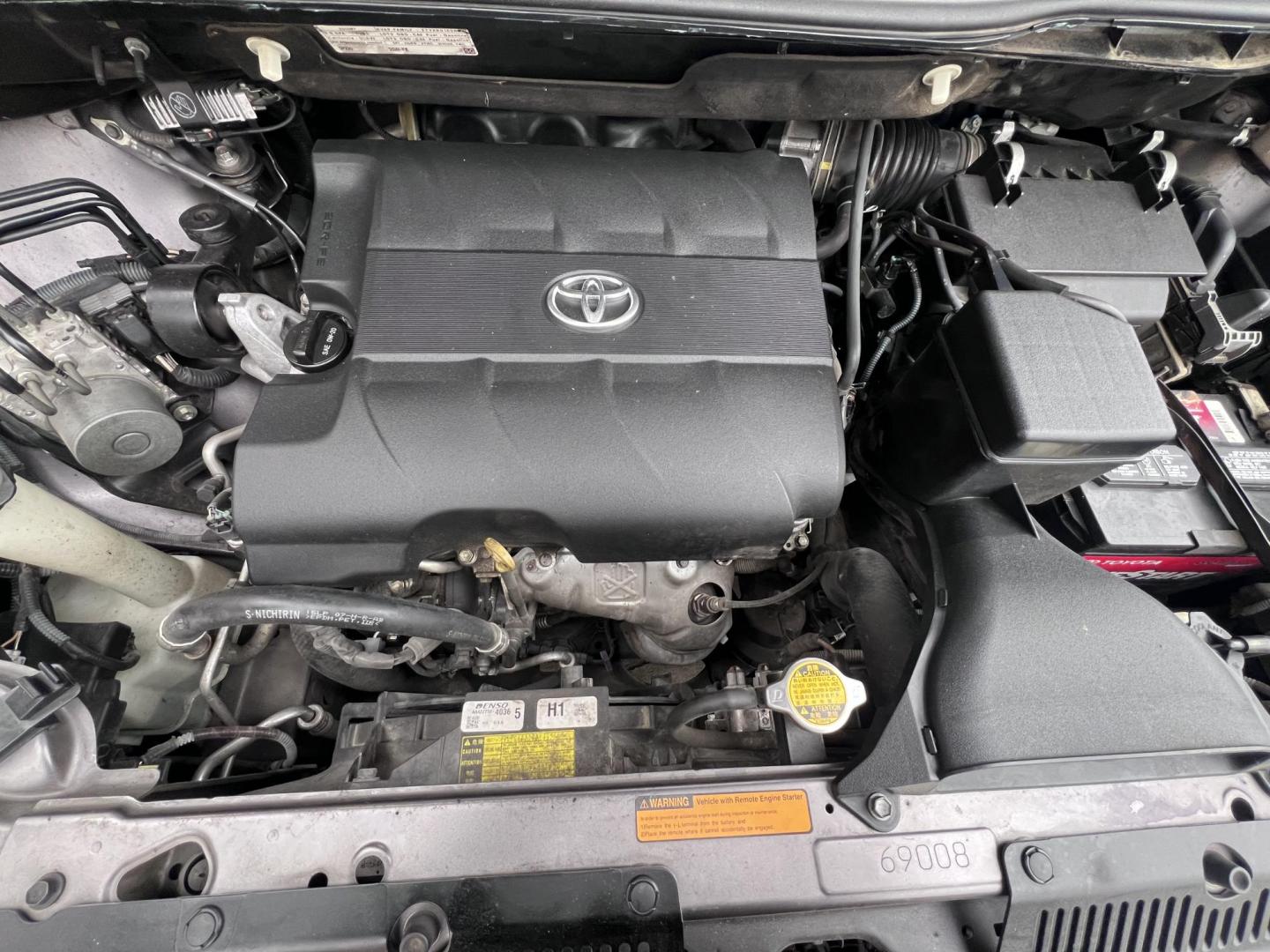 2015 Gray /gray Toyota Sienna XLE FWD 8-Passenger V6 (5TDYK3DC5FS) with an 3.5L V6 EFI DOHC 24V engine, 5-Speed Automatic transmission, located at 30 S. Berkeley Avenue, Pasadena, CA, 91107, (626) 248-7567, 34.145447, -118.109398 - Crown City Motors is a used “Buy Here Pay Here” car dealer in Pasadena CA. “Buy Here Pay Here” financing, means that when you purchase your vehicle from our dealership, that you make the payments to the dealership as well. We do not need the banks approval to get you approved for a used auto - Photo#37