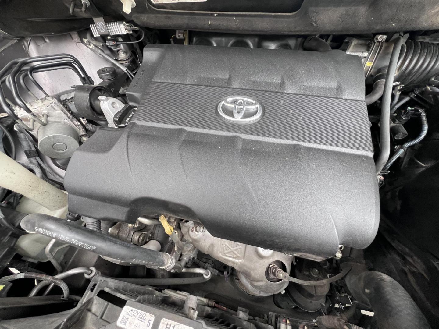 2015 Gray /gray Toyota Sienna XLE FWD 8-Passenger V6 (5TDYK3DC5FS) with an 3.5L V6 EFI DOHC 24V engine, 5-Speed Automatic transmission, located at 30 S. Berkeley Avenue, Pasadena, CA, 91107, (626) 248-7567, 34.145447, -118.109398 - Crown City Motors is a used “Buy Here Pay Here” car dealer in Pasadena CA. “Buy Here Pay Here” financing, means that when you purchase your vehicle from our dealership, that you make the payments to the dealership as well. We do not need the banks approval to get you approved for a used auto - Photo#38