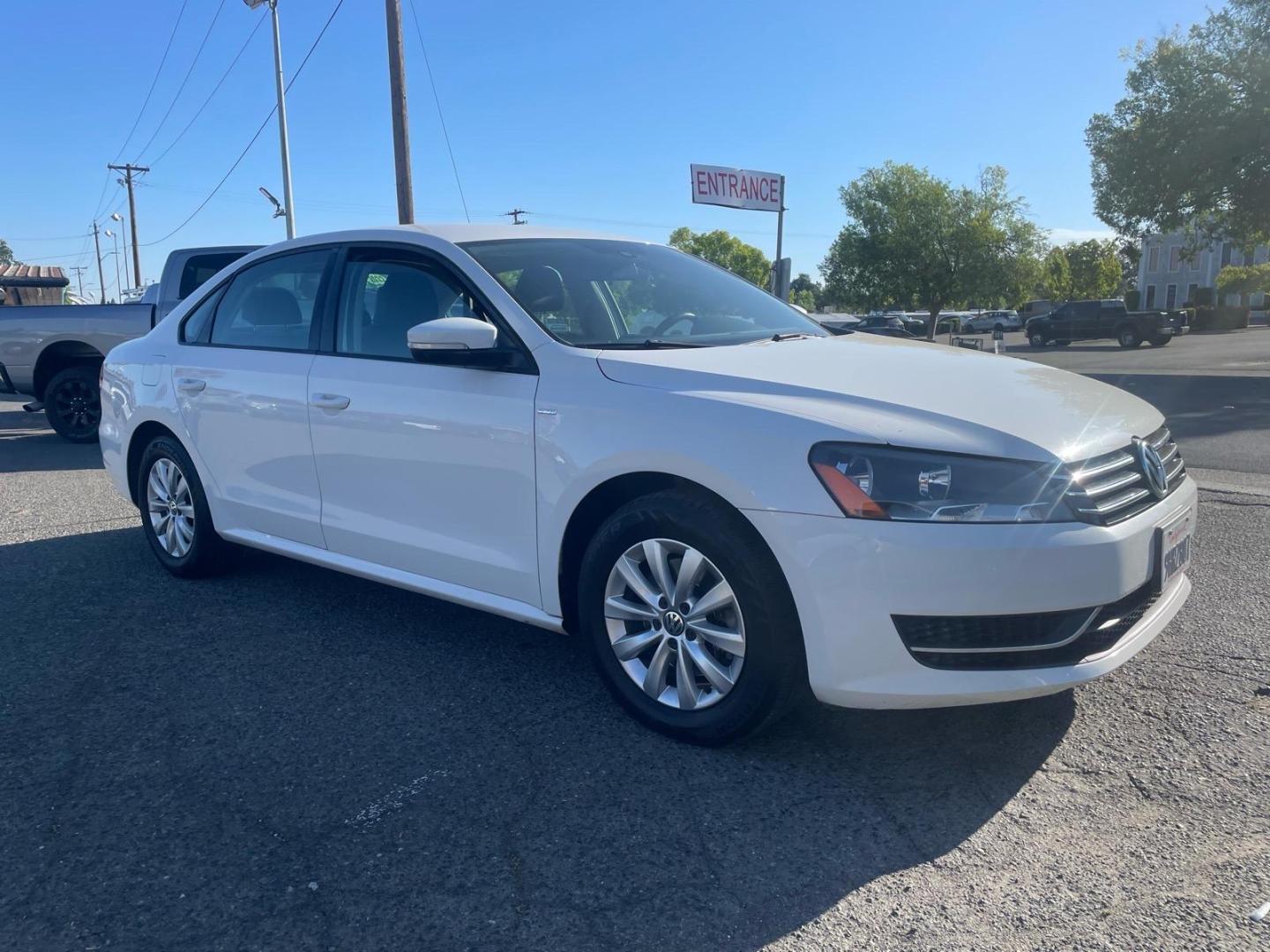 2015 Candy White Volkswagen Passat 1.8T Wolfsburg Edition (1VWAT7A35FC) with an 1.8L 1.8L Turbo I4 170hp 184ft. lbs. Direct Injection engine, 6-Speed Shiftable Automatic transmission, located at 800 Riverside Ave, Roseville, CA, 95678, 916-773-4549 & Toll Free: 866-719-4393, 38.732265, -121.291039 - Photo#8