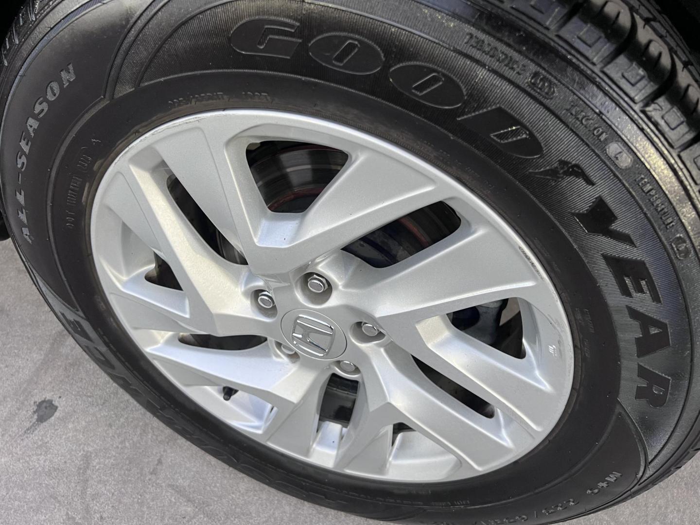 2016 Urban Titanium Metallic: /Gray Honda CR-V EX 2WD (3CZRM3H50GG) with an 2.4L L4 DOHC 16V engine, CVT transmission, located at 30 S. Berkeley Avenue, Pasadena, CA, 91107, (626) 248-7567, 34.145447, -118.109398 - 2016 Honda CR-V EX-L – Reliable, Stylish, and Affordable with Flexible Financing The 2016 Honda CR-V EX-L is the perfect blend of reliability, practicality, and comfort, making it an excellent choice for families, commuters, and adventurers alike. With its sleek design, fuel-efficient performan - Photo#10