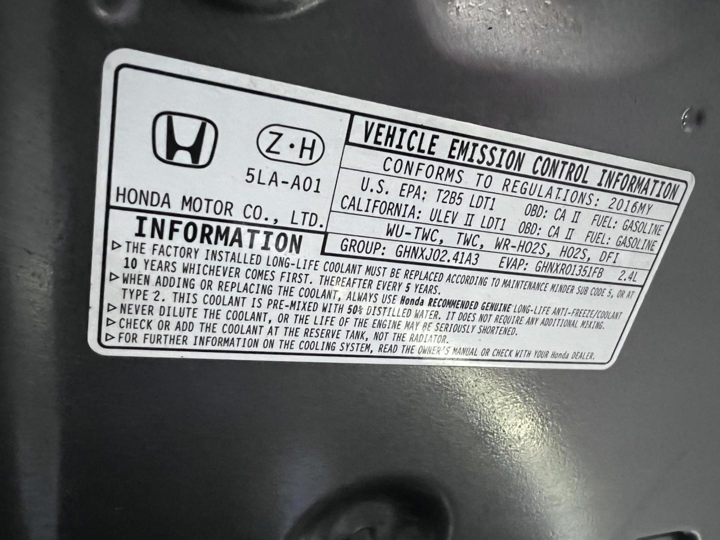 2016 Urban Titanium Metallic: /Gray Honda CR-V EX 2WD (3CZRM3H50GG) with an 2.4L L4 DOHC 16V engine, CVT transmission, located at 30 S. Berkeley Avenue, Pasadena, CA, 91107, (626) 248-7567, 34.145447, -118.109398 - 2016 Honda CR-V EX-L – Reliable, Stylish, and Affordable with Flexible Financing The 2016 Honda CR-V EX-L is the perfect blend of reliability, practicality, and comfort, making it an excellent choice for families, commuters, and adventurers alike. With its sleek design, fuel-efficient performan - Photo#16