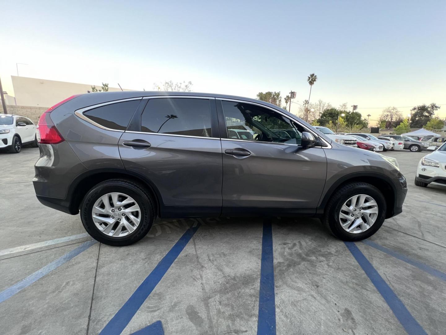 2016 Urban Titanium Metallic: /Gray Honda CR-V EX 2WD (3CZRM3H50GG) with an 2.4L L4 DOHC 16V engine, CVT transmission, located at 30 S. Berkeley Avenue, Pasadena, CA, 91107, (626) 248-7567, 34.145447, -118.109398 - 2016 Honda CR-V EX-L – Reliable, Stylish, and Affordable with Flexible Financing The 2016 Honda CR-V EX-L is the perfect blend of reliability, practicality, and comfort, making it an excellent choice for families, commuters, and adventurers alike. With its sleek design, fuel-efficient performan - Photo#8