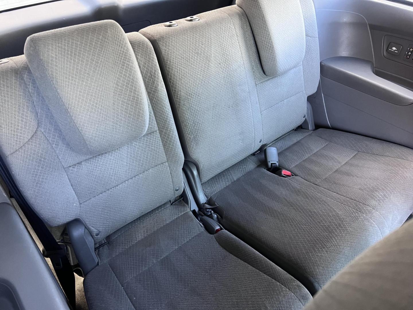 2016 Gray /Gray Honda Odyssey SE (5FNRL5H38GB) with an 3.5L V6 SOHC 24V engine, 6A transmission, located at 30 S. Berkeley Avenue, Pasadena, CA, 91107, (626) 248-7567, 34.145447, -118.109398 - For sale at Crown City Motors, 30 S Berkeley Ave, Pasadena, CA 91107: a reliable 2016 Honda Odyssey with rear AC, perfect for families needing a spacious 7-passenger minivan. This well-maintained vehicle offers a smooth ride, ample cargo space, and modern features to ensure comfort on every journey. - Photo#21