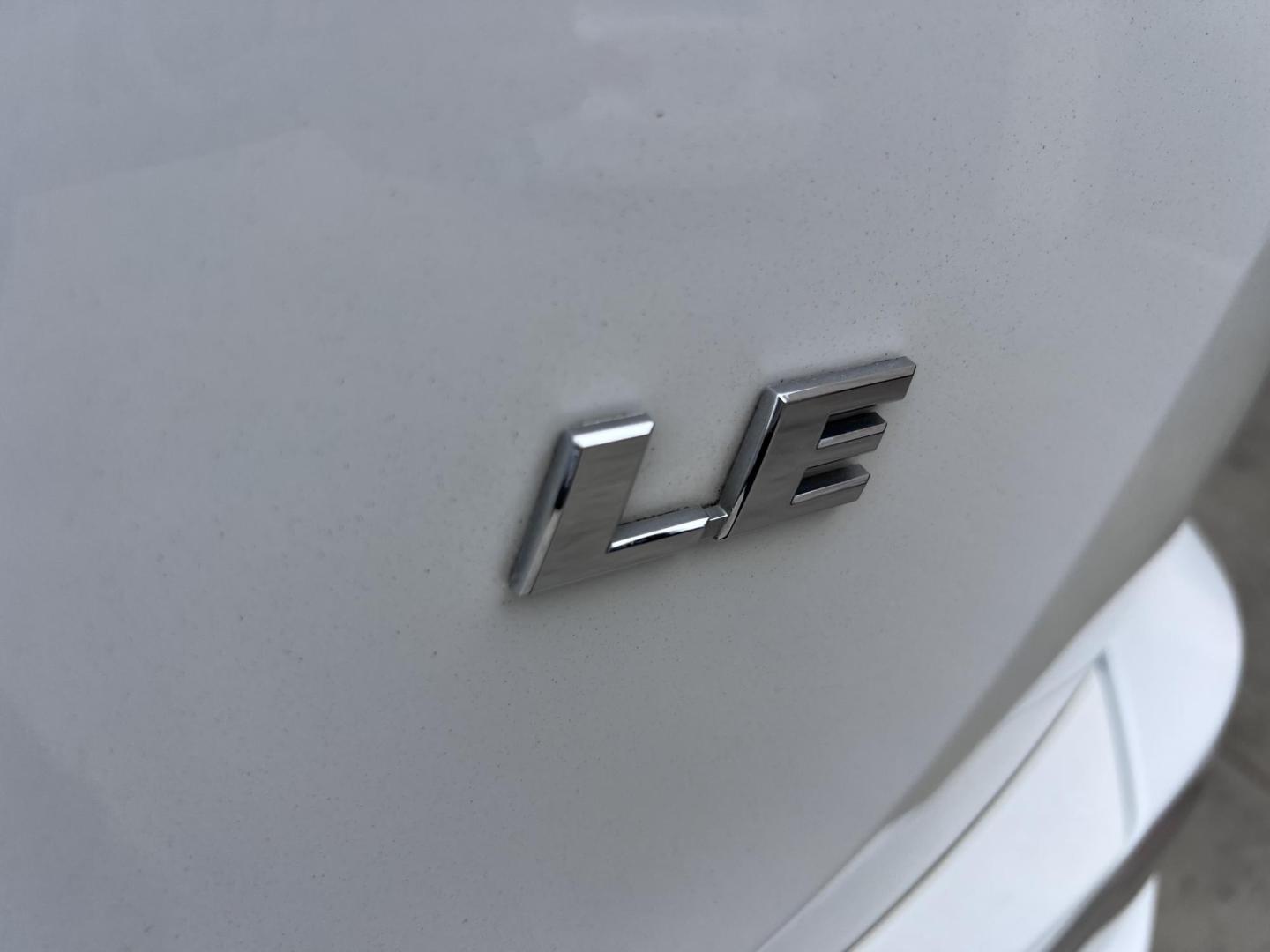 2016 White /Black Toyota RAV4 LE FWD (2T3ZFREV2GW) with an 2.5L L4 DOHC 16V engine, 6A transmission, located at 30 S. Berkeley Avenue, Pasadena, CA, 91107, (626) 248-7567, 34.145447, -118.109398 - 2016 Toyota RAV4 LE FWD – Reliable Compact SUV at Crown City Motors Are you searching for a dependable, stylish, and affordable compact SUV? Look no further than the 2016 Toyota RAV4 LE FWD, available now at Crown City Motors, located at 30 S Berkeley Ave, Pasadena, CA 91107. This popular crossov - Photo#18