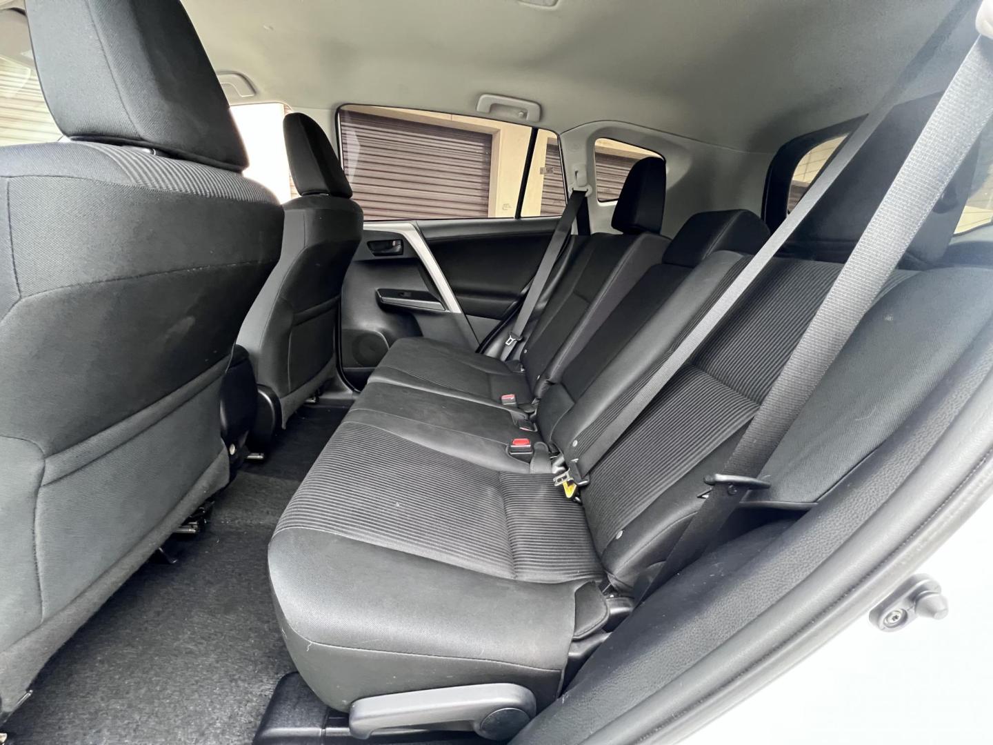 2016 White /Black Toyota RAV4 LE FWD (2T3ZFREV2GW) with an 2.5L L4 DOHC 16V engine, 6A transmission, located at 30 S. Berkeley Avenue, Pasadena, CA, 91107, (626) 248-7567, 34.145447, -118.109398 - 2016 Toyota RAV4 LE FWD – Reliable Compact SUV at Crown City Motors Are you searching for a dependable, stylish, and affordable compact SUV? Look no further than the 2016 Toyota RAV4 LE FWD, available now at Crown City Motors, located at 30 S Berkeley Ave, Pasadena, CA 91107. This popular crossov - Photo#20