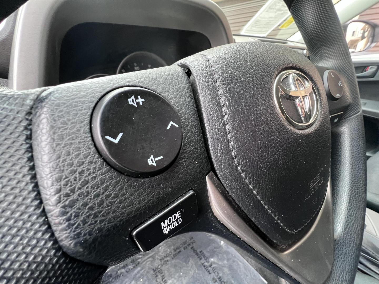 2016 White /Black Toyota RAV4 LE FWD (2T3ZFREV2GW) with an 2.5L L4 DOHC 16V engine, 6A transmission, located at 30 S. Berkeley Avenue, Pasadena, CA, 91107, (626) 248-7567, 34.145447, -118.109398 - 2016 Toyota RAV4 LE FWD – Reliable Compact SUV at Crown City Motors Are you searching for a dependable, stylish, and affordable compact SUV? Look no further than the 2016 Toyota RAV4 LE FWD, available now at Crown City Motors, located at 30 S Berkeley Ave, Pasadena, CA 91107. This popular crossov - Photo#22