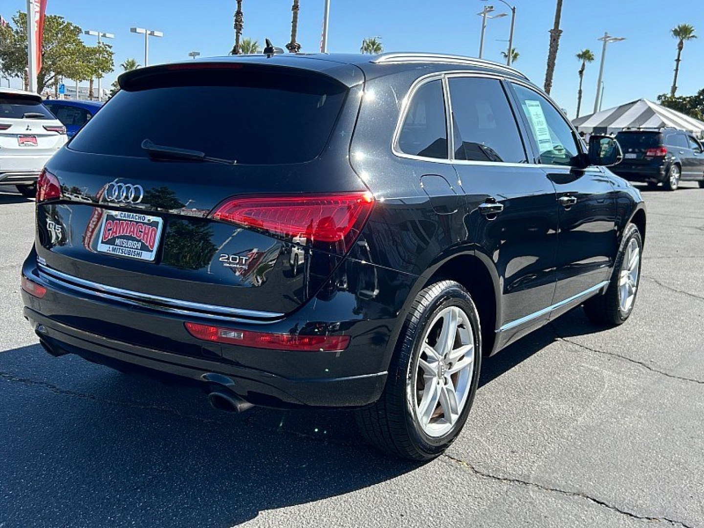 2016 BLACK Audi Q5 (WA1C2AFP2GA) with an 4-Cyl Turbo 2.0 Liter engine, Auto 8-Spd Tiptronic Spt transmission, located at 412 Auto Vista Drive, Palmdale, 93551, (661) 945-0620, 34.592636, -118.136681- Photo#4