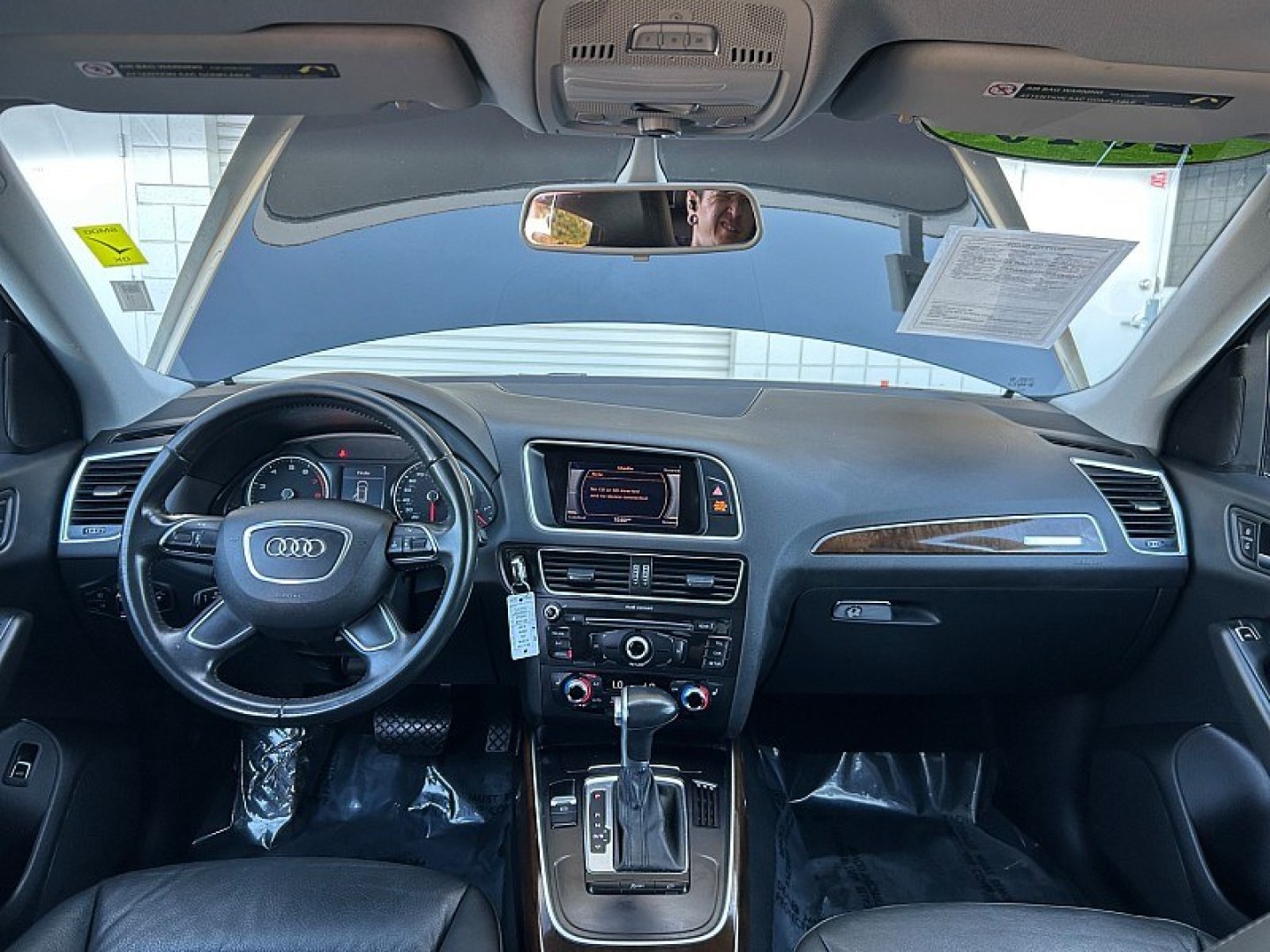 2016 BLACK Audi Q5 (WA1C2AFP2GA) with an 4-Cyl Turbo 2.0 Liter engine, Auto 8-Spd Tiptronic Spt transmission, located at 412 Auto Vista Drive, Palmdale, 93551, (661) 945-0620, 34.592636, -118.136681- Photo#11