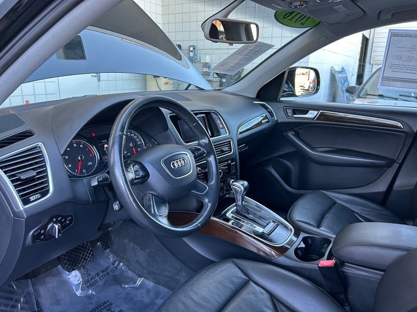 2016 BLACK Audi Q5 (WA1C2AFP2GA) with an 4-Cyl Turbo 2.0 Liter engine, Auto 8-Spd Tiptronic Spt transmission, located at 412 Auto Vista Drive, Palmdale, 93551, (661) 945-0620, 34.592636, -118.136681- Photo#12