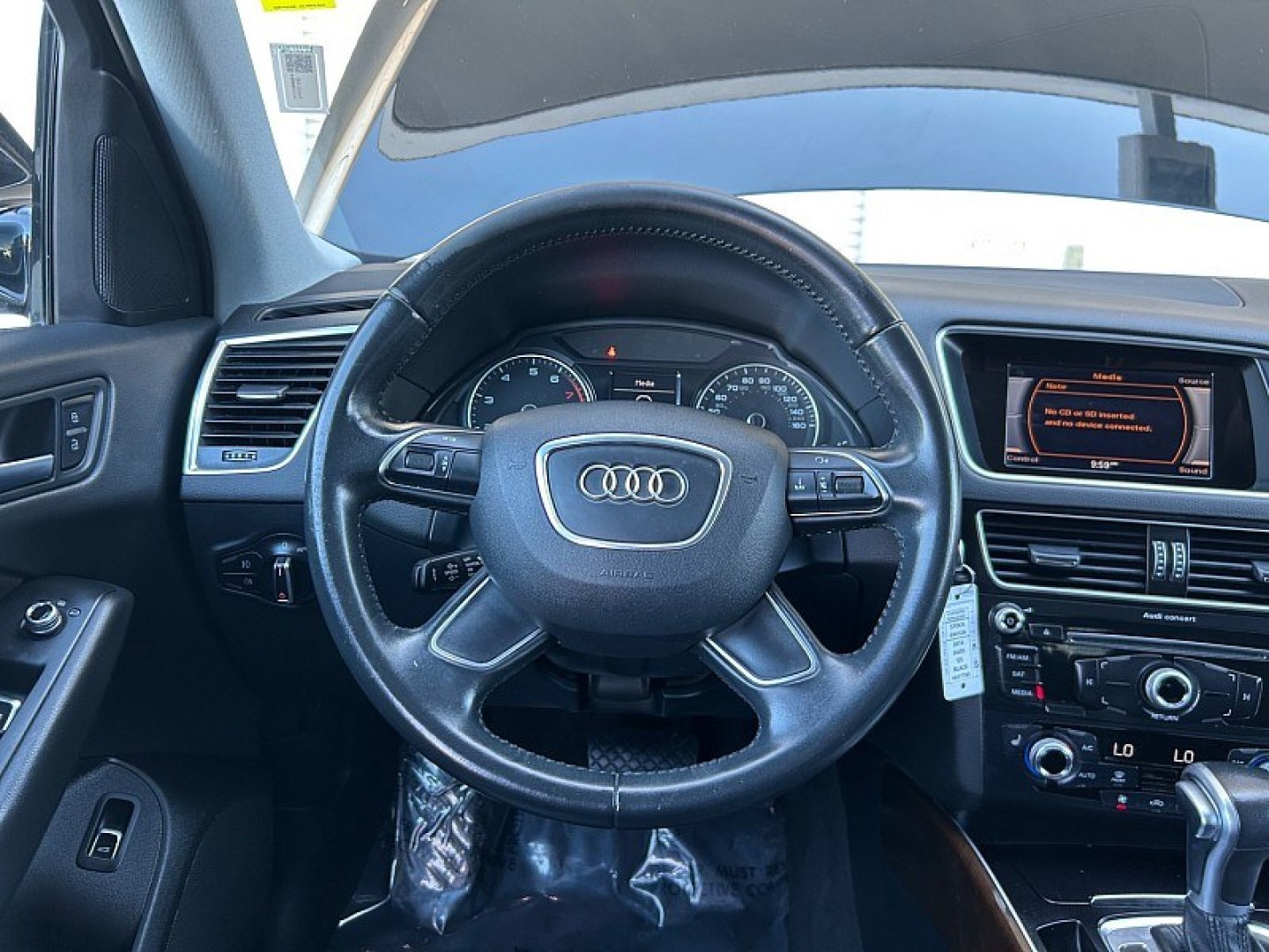 2016 BLACK Audi Q5 (WA1C2AFP2GA) with an 4-Cyl Turbo 2.0 Liter engine, Auto 8-Spd Tiptronic Spt transmission, located at 412 Auto Vista Drive, Palmdale, 93551, (661) 945-0620, 34.592636, -118.136681- Photo#13