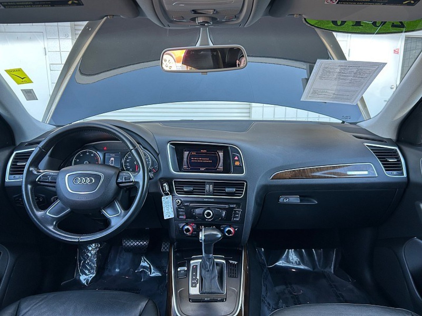 2016 BLACK Audi Q5 (WA1C2AFP2GA) with an 4-Cyl Turbo 2.0 Liter engine, Auto 8-Spd Tiptronic Spt transmission, located at 412 Auto Vista Drive, Palmdale, 93551, (661) 945-0620, 34.592636, -118.136681- Photo#14