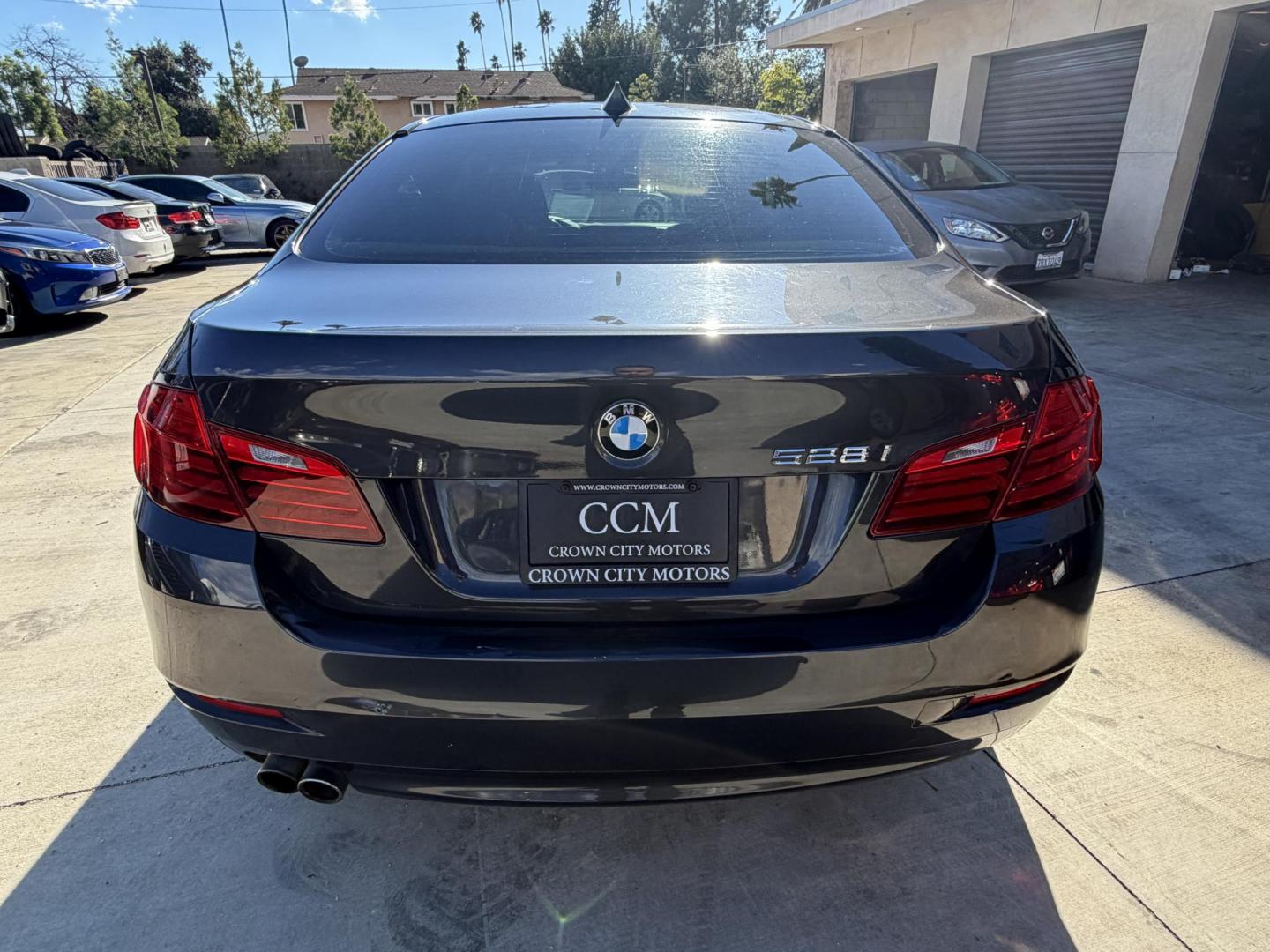 2016 BLACK /black BMW 5-Series 528i (WBA5A5C5XGG) with an 2.0L L4 DOHC 16V TURBO engine, 8A transmission, located at 30 S. Berkeley Avenue, Pasadena, CA, 91107, (626) 248-7567, 34.145447, -118.109398 - Crown City Motors is a used “Buy Here Pay Here” car dealer in Pasadena CA. “Buy Here Pay Here” financing, means that when you purchase your vehicle from our dealership, that you make the payments to the dealership as well. We do not need the banks approval to get you approved for a used auto- Photo#11