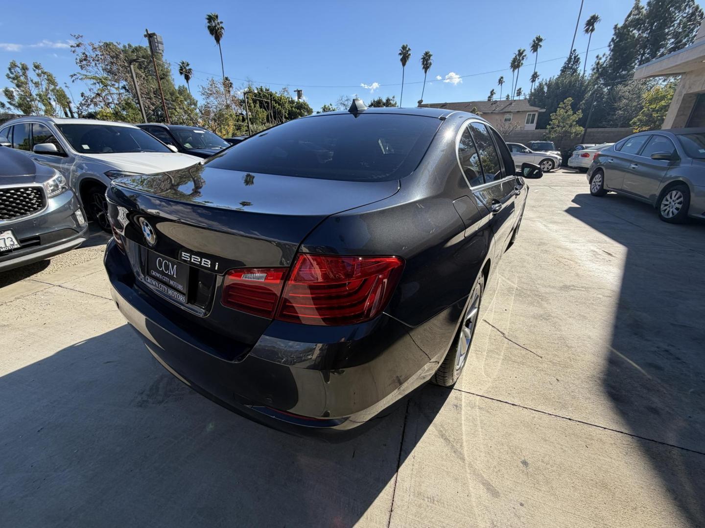 2016 BLACK /black BMW 5-Series 528i (WBA5A5C5XGG) with an 2.0L L4 DOHC 16V TURBO engine, 8A transmission, located at 30 S. Berkeley Avenue, Pasadena, CA, 91107, (626) 248-7567, 34.145447, -118.109398 - Crown City Motors is a used “Buy Here Pay Here” car dealer in Pasadena CA. “Buy Here Pay Here” financing, means that when you purchase your vehicle from our dealership, that you make the payments to the dealership as well. We do not need the banks approval to get you approved for a used auto- Photo#12