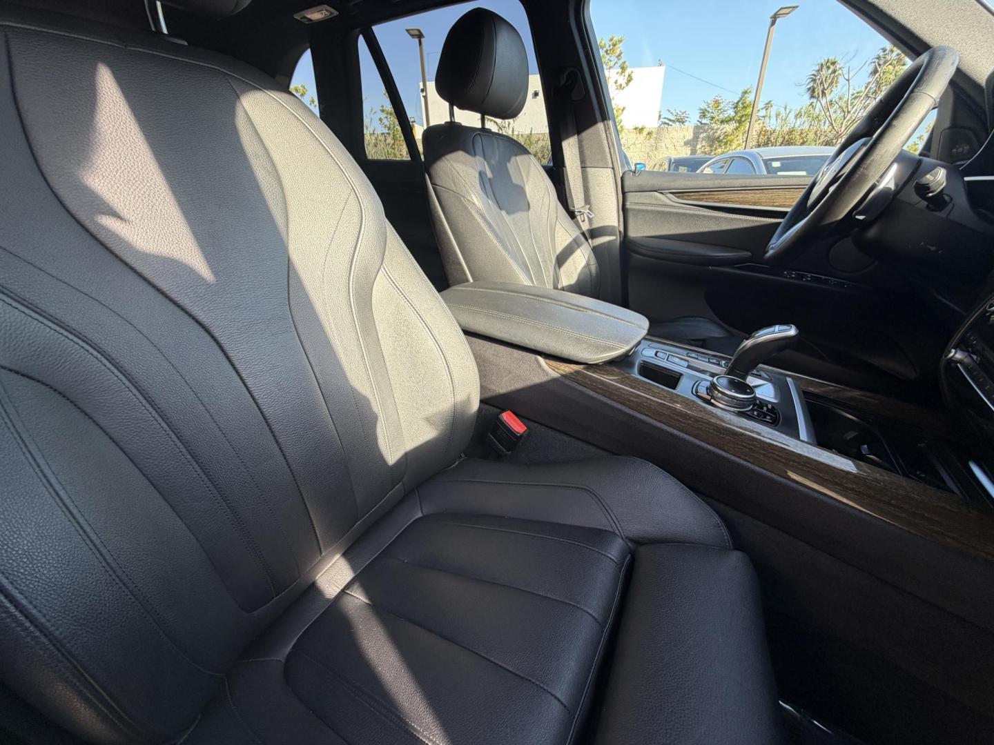 2016 Black /Black BMW X5 xDrive35i (5UXKR0C50G0) with an 3.0L L6 DOHC 24V engine, 8A transmission, located at 30 S. Berkeley Avenue, Pasadena, CA, 91107, (626) 248-7567, 34.145447, -118.109398 - Why the 2016 BMW X5 Stands Out The 2016 BMW X5 is a premium midsize SUV that delivers exceptional performance and luxury. With its black-on-black configuration, this X5 exudes elegance and power, making it perfect for any occasion. Whether you’re heading to work, chauffeuring the family, or embar - Photo#11