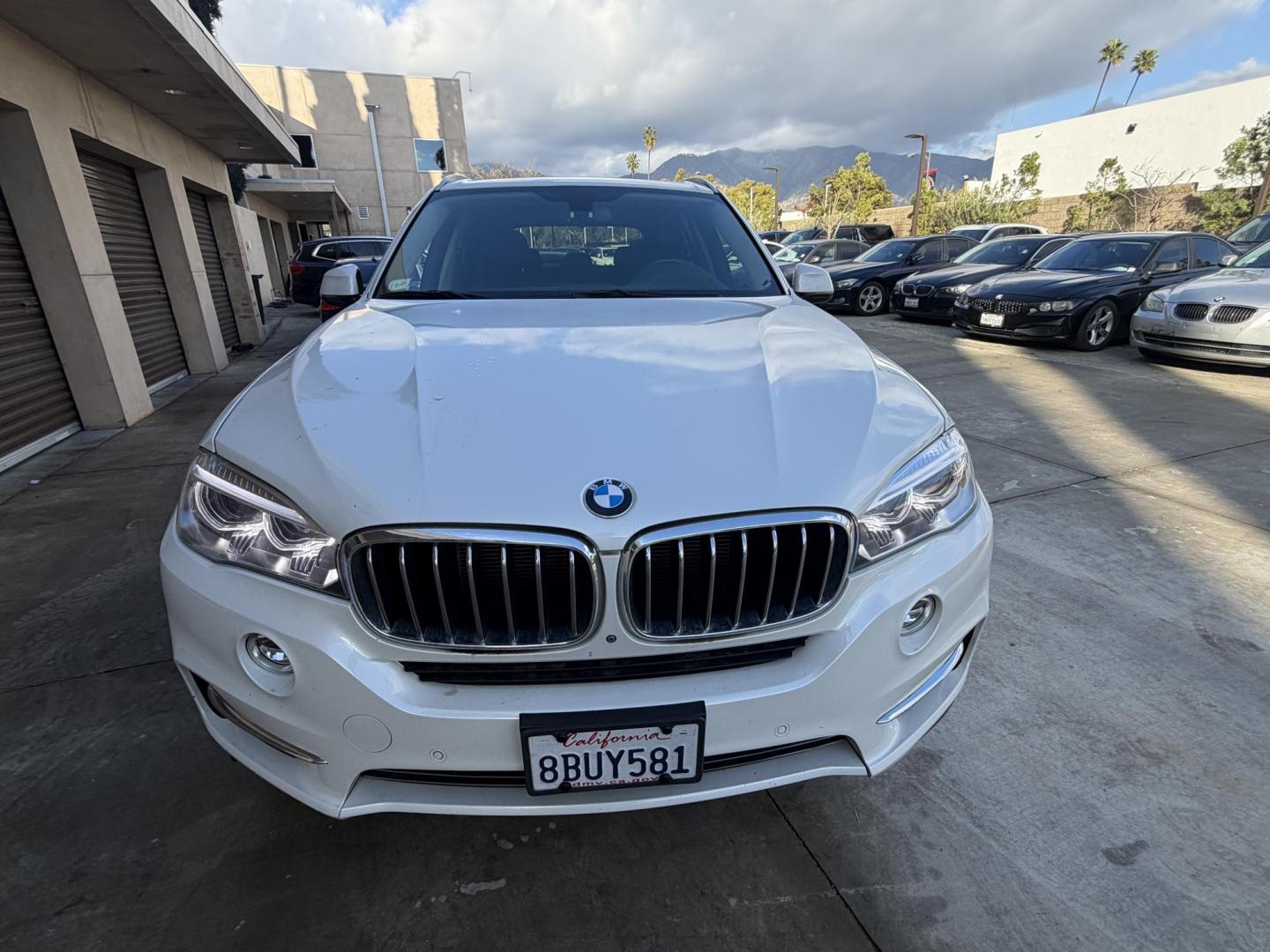 2016 Alpine White /Black BMW X5 xDrive35i (5UXKR0C59G0) with an 3.0L L6 DOHC 24V engine, 8A transmission, located at 30 S. Berkeley Avenue, Pasadena, CA, 91107, (626) 248-7567, 34.145447, -118.109398 - 2016 BMW X5 – White – VIN: 5UXKR0C59G0P24798 Luxury SUV with In-House Financing Available – Crown City Motors, Pasadena If you’re searching for a luxury SUV with bad credit financing, this white 2016 BMW X5 is a standout option. Available now at Crown City Motors in Pasadena, this prem - Photo#2