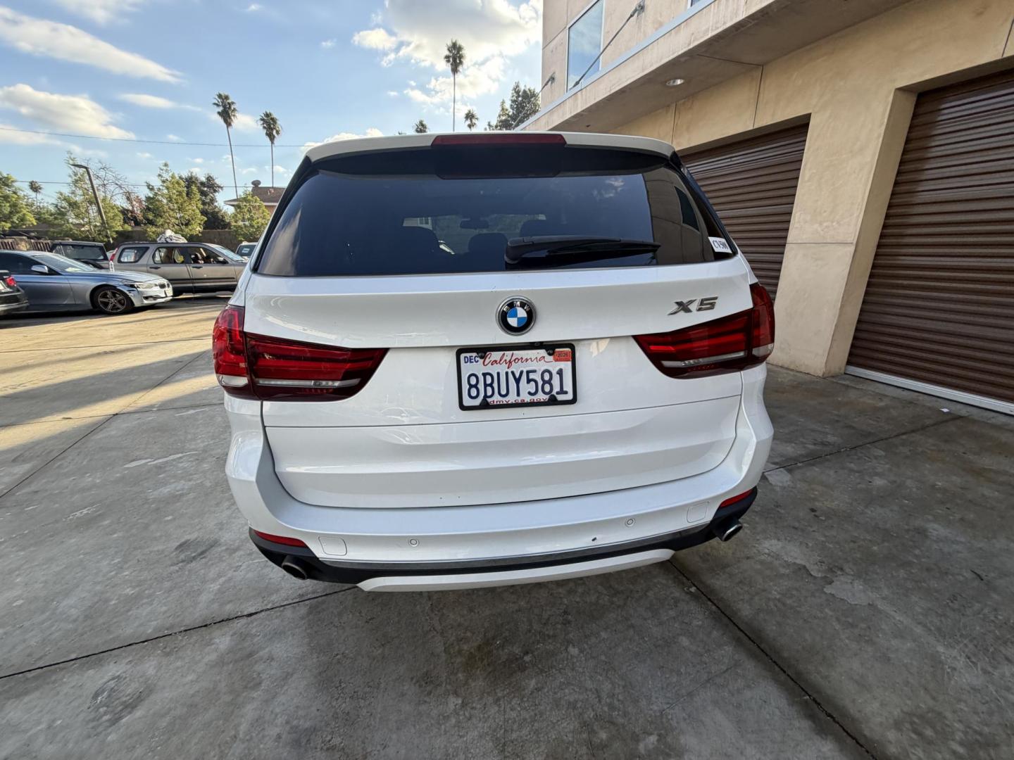 2016 Alpine White /Black BMW X5 xDrive35i (5UXKR0C59G0) with an 3.0L L6 DOHC 24V engine, 8A transmission, located at 30 S. Berkeley Avenue, Pasadena, CA, 91107, (626) 248-7567, 34.145447, -118.109398 - 2016 BMW X5 – White – VIN: 5UXKR0C59G0P24798 Luxury SUV with In-House Financing Available – Crown City Motors, Pasadena If you’re searching for a luxury SUV with bad credit financing, this white 2016 BMW X5 is a standout option. Available now at Crown City Motors in Pasadena, this prem - Photo#5