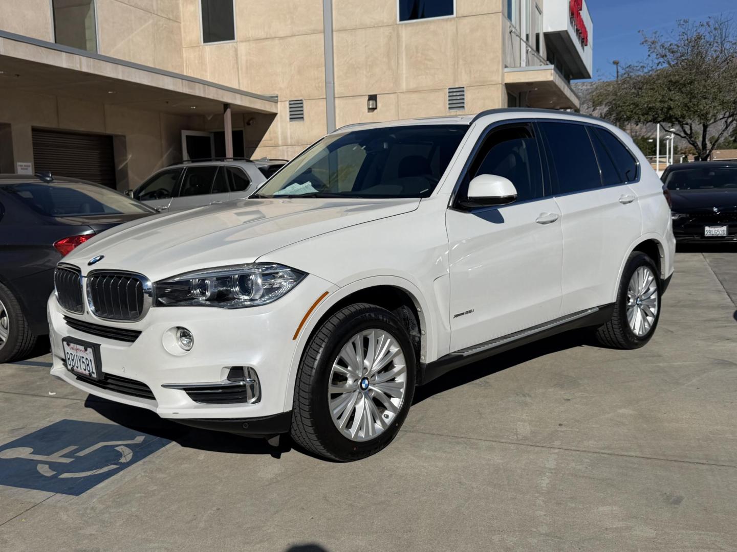 2016 Alpine White /Black BMW X5 xDrive35i (5UXKR0C59G0) with an 3.0L L6 DOHC 24V engine, 8A transmission, located at 30 S. Berkeley Avenue, Pasadena, CA, 91107, (626) 248-7567, 34.145447, -118.109398 - 2016 BMW X5 – White – VIN: 5UXKR0C59G0P24798 Luxury SUV with In-House Financing Available – Crown City Motors, Pasadena If you’re searching for a luxury SUV with bad credit financing, this white 2016 BMW X5 is a standout option. Available now at Crown City Motors in Pasadena, this prem - Photo#9