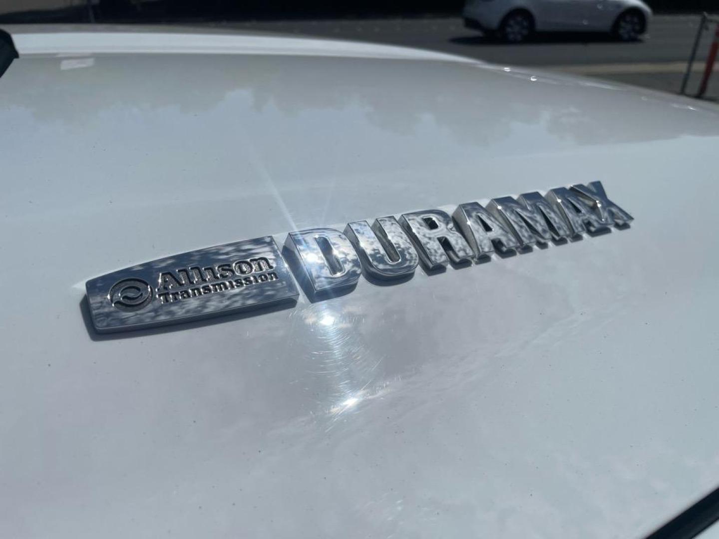 2016 Summit White Chevrolet Silverado 2500HD LTZ (1GC1KWE80GF) with an 6.6L Duramax 6.6L Diesel Turbo V8 397hp 765ft. lbs. Common Rail Direct Injection engine, Allison 1000 6-Speed Shiftable Automatic transmission, located at 800 Riverside Ave, Roseville, CA, 95678, 916-773-4549 & Toll Free: 866-719-4393, 38.732265, -121.291039 - DURAMAX DIESEL CREW CAB 4X4 LTZ LOW MILES MOON ROOF ALLISON TRANSMISSION ONE OWNER - Photo#2