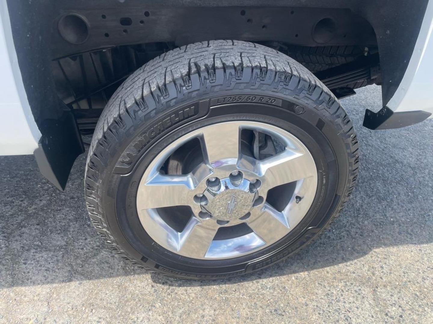 2016 Summit White Chevrolet Silverado 2500HD LTZ (1GC1KWE80GF) with an 6.6L Duramax 6.6L Diesel Turbo V8 397hp 765ft. lbs. Common Rail Direct Injection engine, Allison 1000 6-Speed Shiftable Automatic transmission, located at 800 Riverside Ave, Roseville, CA, 95678, 916-773-4549 & Toll Free: 866-719-4393, 38.732265, -121.291039 - DURAMAX DIESEL CREW CAB 4X4 LTZ LOW MILES MOON ROOF ALLISON TRANSMISSION ONE OWNER - Photo#7