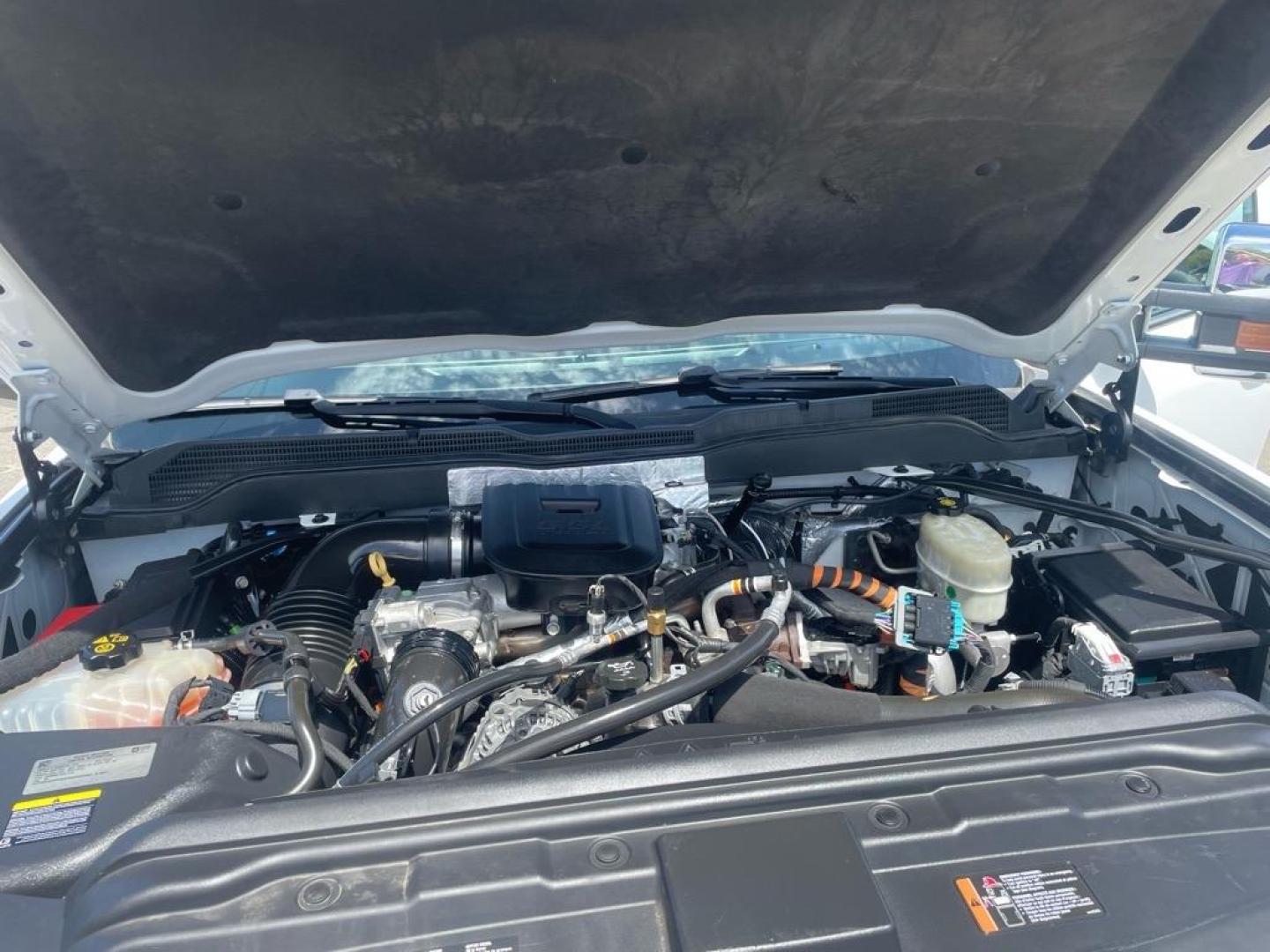 2016 Summit White Chevrolet Silverado 2500HD LTZ (1GC1KWE80GF) with an 6.6L Duramax 6.6L Diesel Turbo V8 397hp 765ft. lbs. Common Rail Direct Injection engine, Allison 1000 6-Speed Shiftable Automatic transmission, located at 800 Riverside Ave, Roseville, CA, 95678, 916-773-4549 & Toll Free: 866-719-4393, 38.732265, -121.291039 - DURAMAX DIESEL CREW CAB 4X4 LTZ LOW MILES MOON ROOF ALLISON TRANSMISSION ONE OWNER - Photo#16