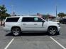 2016 WHITE Chevrolet Suburban (1GNSCJKC4GR) with an V8 EcoTec3 5.3 Liter engine, Automatic 6-Spd w/Overdrive transmission, located at 412 Auto Vista Drive, Palmdale, 93551, (661) 945-0620, 34.592636, -118.136681- Photo#4