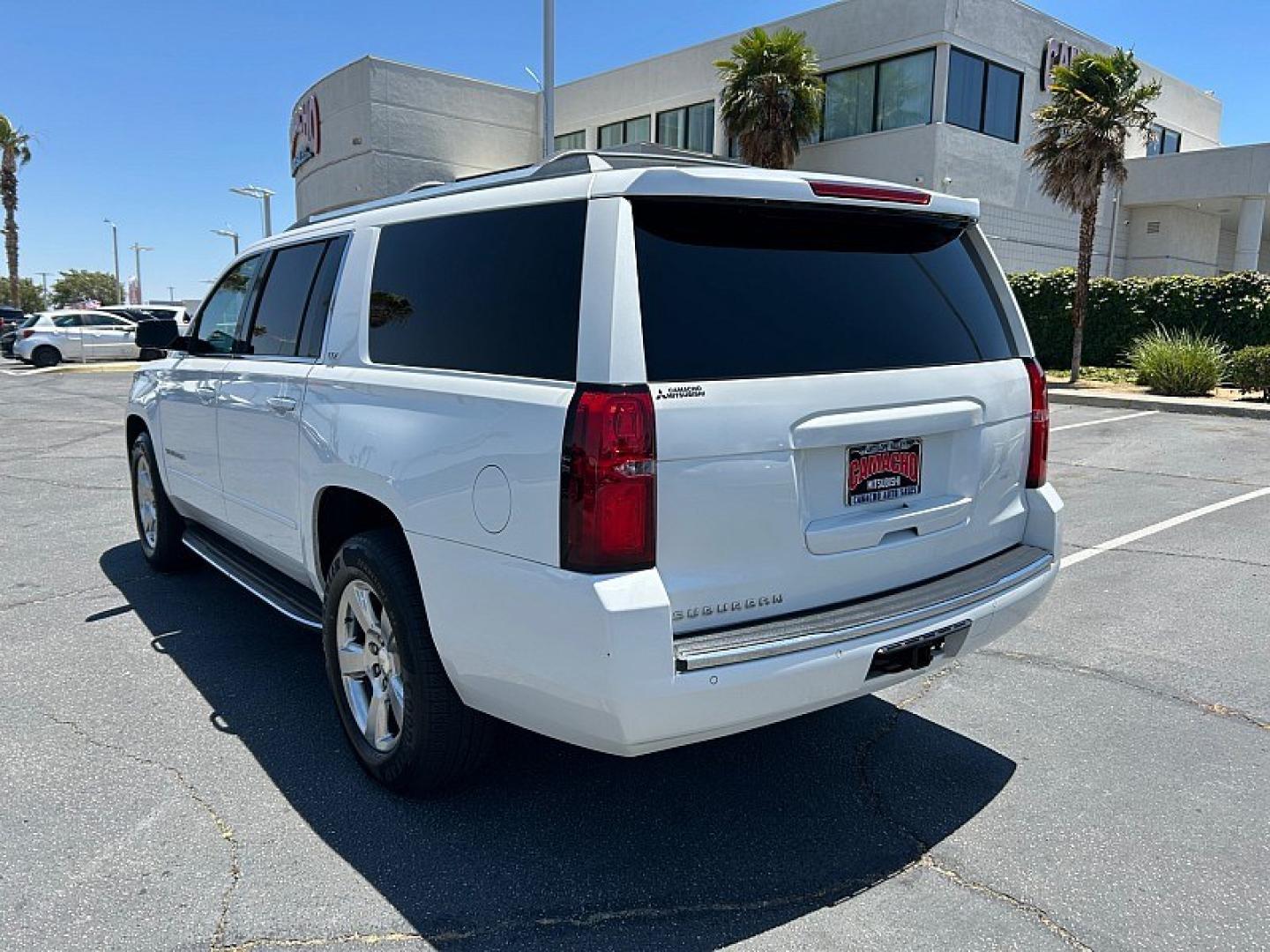 2016 WHITE Chevrolet Suburban (1GNSCJKC4GR) with an V8 EcoTec3 5.3 Liter engine, Automatic 6-Spd w/Overdrive transmission, located at 412 Auto Vista Drive, Palmdale, 93551, (661) 945-0620, 34.592636, -118.136681- Photo#7
