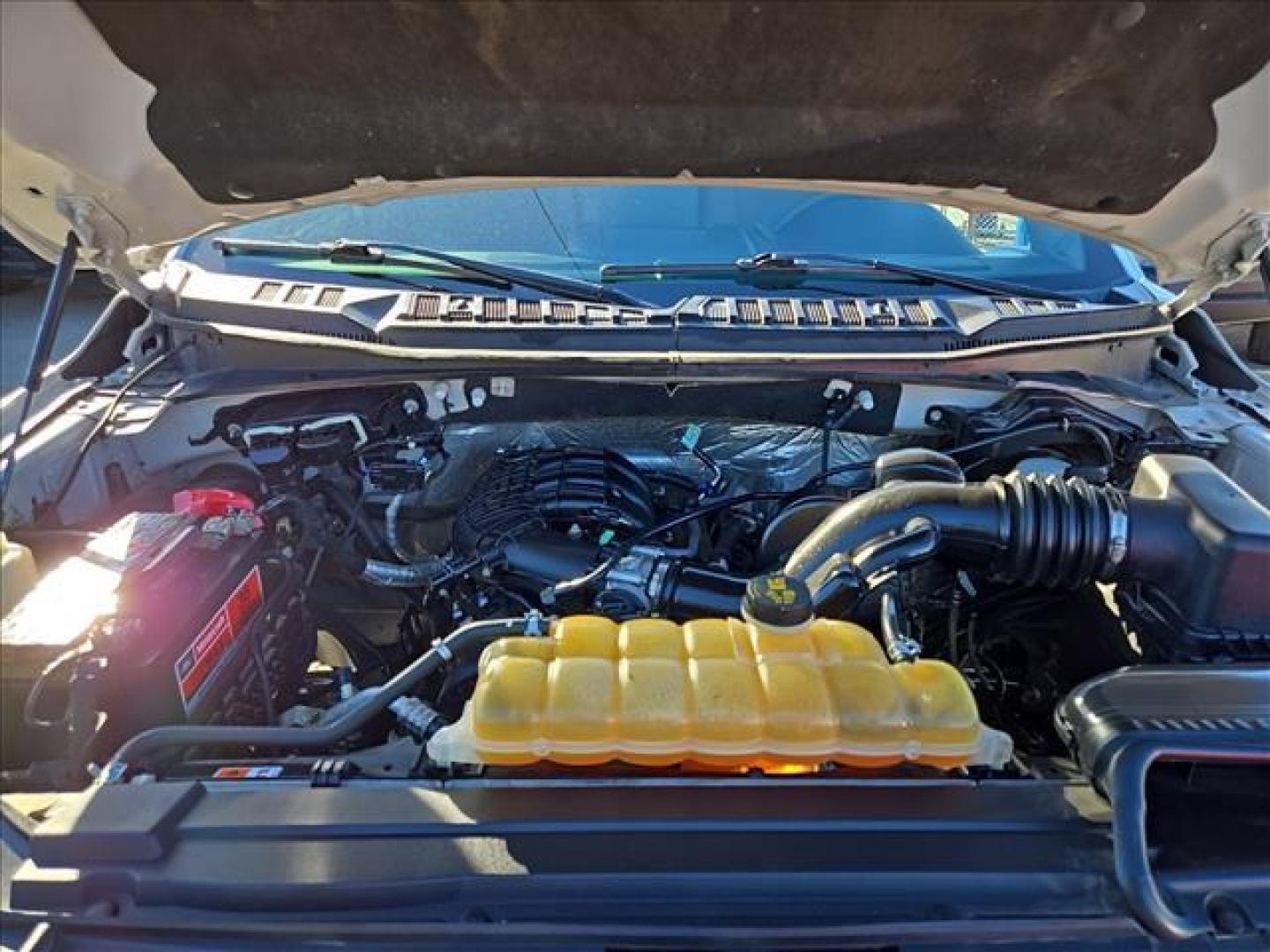 2016 Ingot Silver Metallic Ford F-150 XL (1FTEX1E86GF) with an 3.5L 3.5L Flex Fuel V6 282hp 253ft. lbs. Sequential Multiport Fuel Injection engine, 6-Speed Shiftable Automatic transmission, located at 800 Riverside Ave, Roseville, CA, 95678, 916-773-4549 & Toll Free: 866-719-4393, 38.732265, -121.291039 - 4X4 SUPER CAB CUSTOM WHEELS SUPER CLEAN - Photo#18