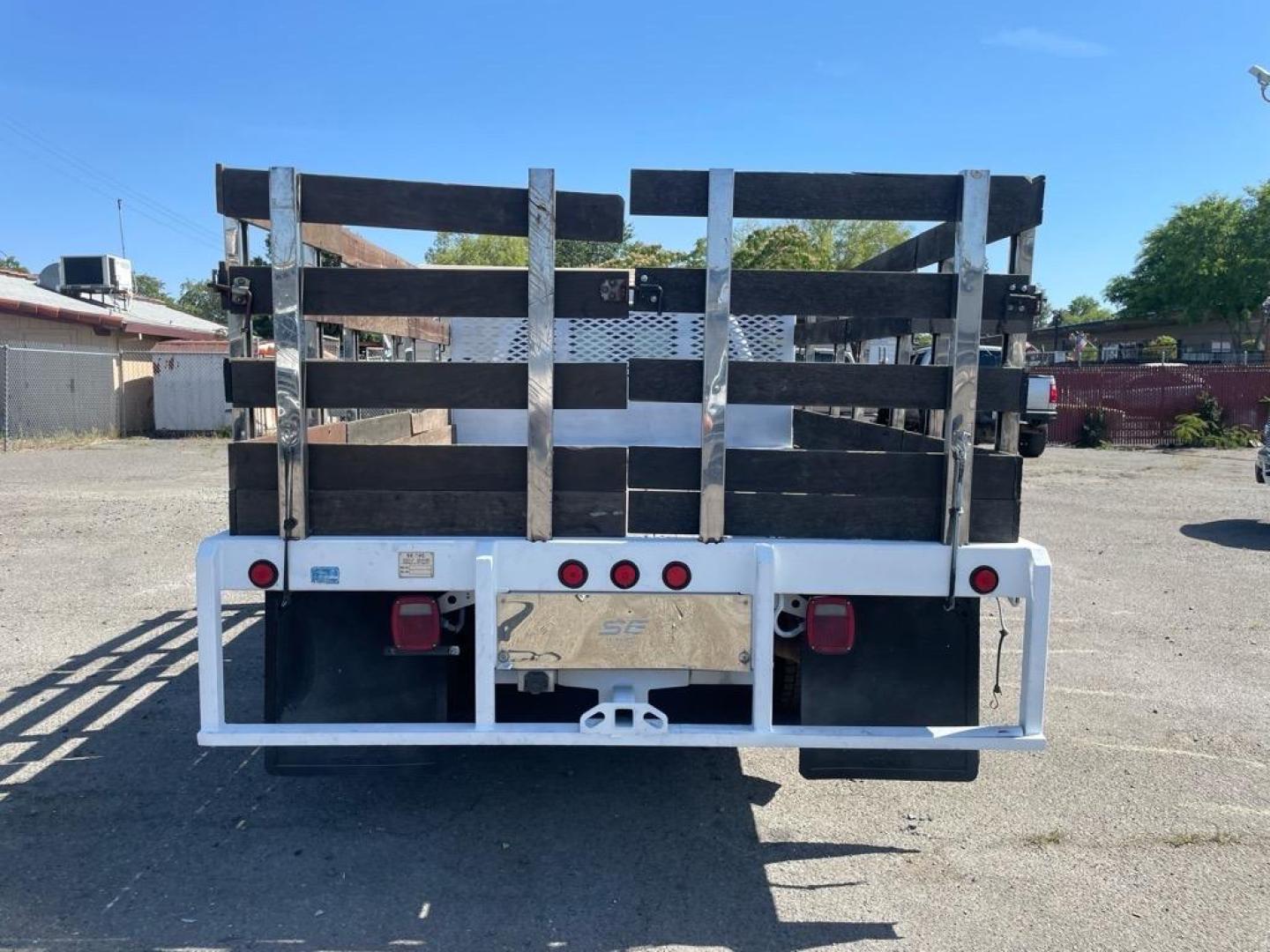 2016 Oxford White Ford F-550 Super Duty XL (1FDUF5GT6GE) with an 0.0 8 Cylinder Common Rail Direct Injection engine, 6-Speed Automatic transmission, located at 800 Riverside Ave, Roseville, CA, 95678, 916-773-4549 & Toll Free: 866-719-4393, 38.732265, -121.291039 - DIESEL F550 12 FOOT STAKE BODY ONE OWNER SERVICE RECORDS ON CLEAN CARFAX - Photo#9