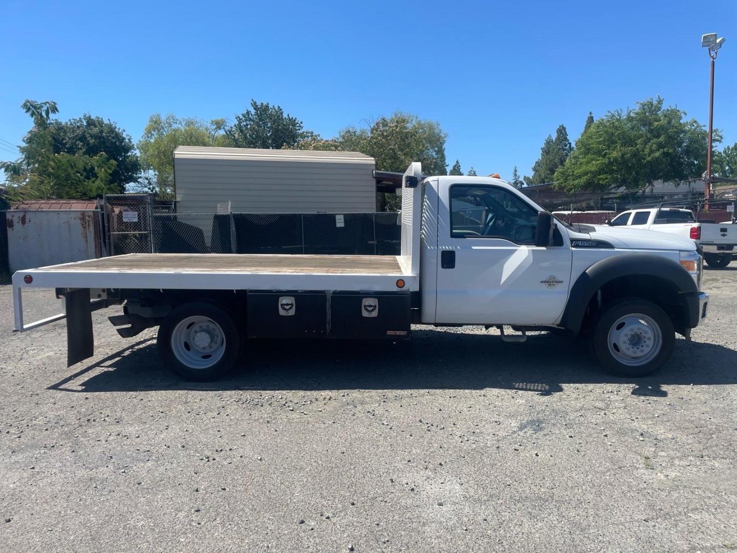 2016 White Ford F-550 Super Duty Chassis XL Regular Cab 165 RWD (1FDUF5GT3GE) with an 8 Cylinder Other engine, 6-Speed Automatic transmission, located at 800 Riverside Ave, Roseville, CA, 95678, 916-773-4549 & Toll Free: 866-719-4393, 38.732265, -121.291039 - DIESEL FLATBED- Photo#5