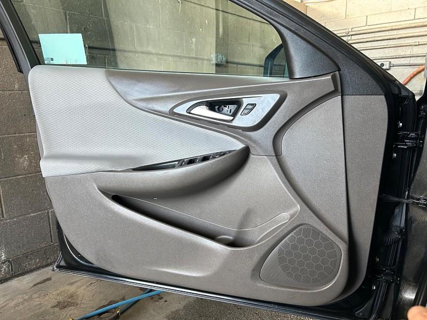 2016 SILVER Ford Fusion (3FA6P0H7XGR) with an 4-Cyl 2.5 Liter engine, Automatic transmission, located at 412 Auto Vista Drive, Palmdale, 93551, (661) 945-0620, 34.592636, -118.136681- Photo#9