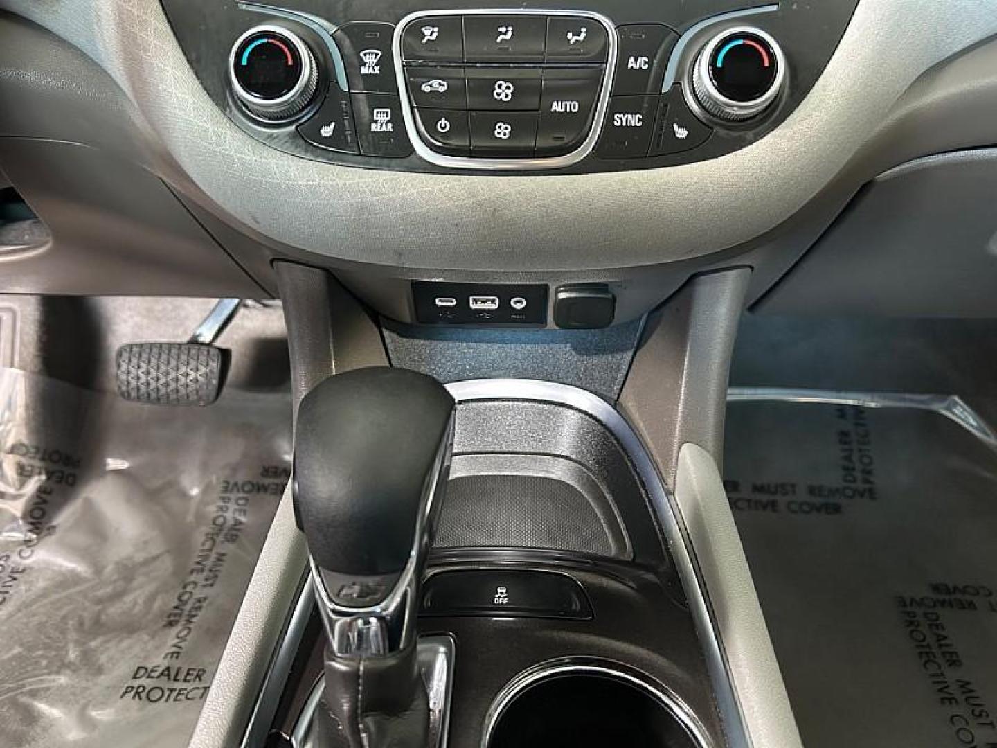 2016 SILVER Ford Fusion (3FA6P0H7XGR) with an 4-Cyl 2.5 Liter engine, Automatic transmission, located at 412 Auto Vista Drive, Palmdale, 93551, (661) 945-0620, 34.592636, -118.136681- Photo#13