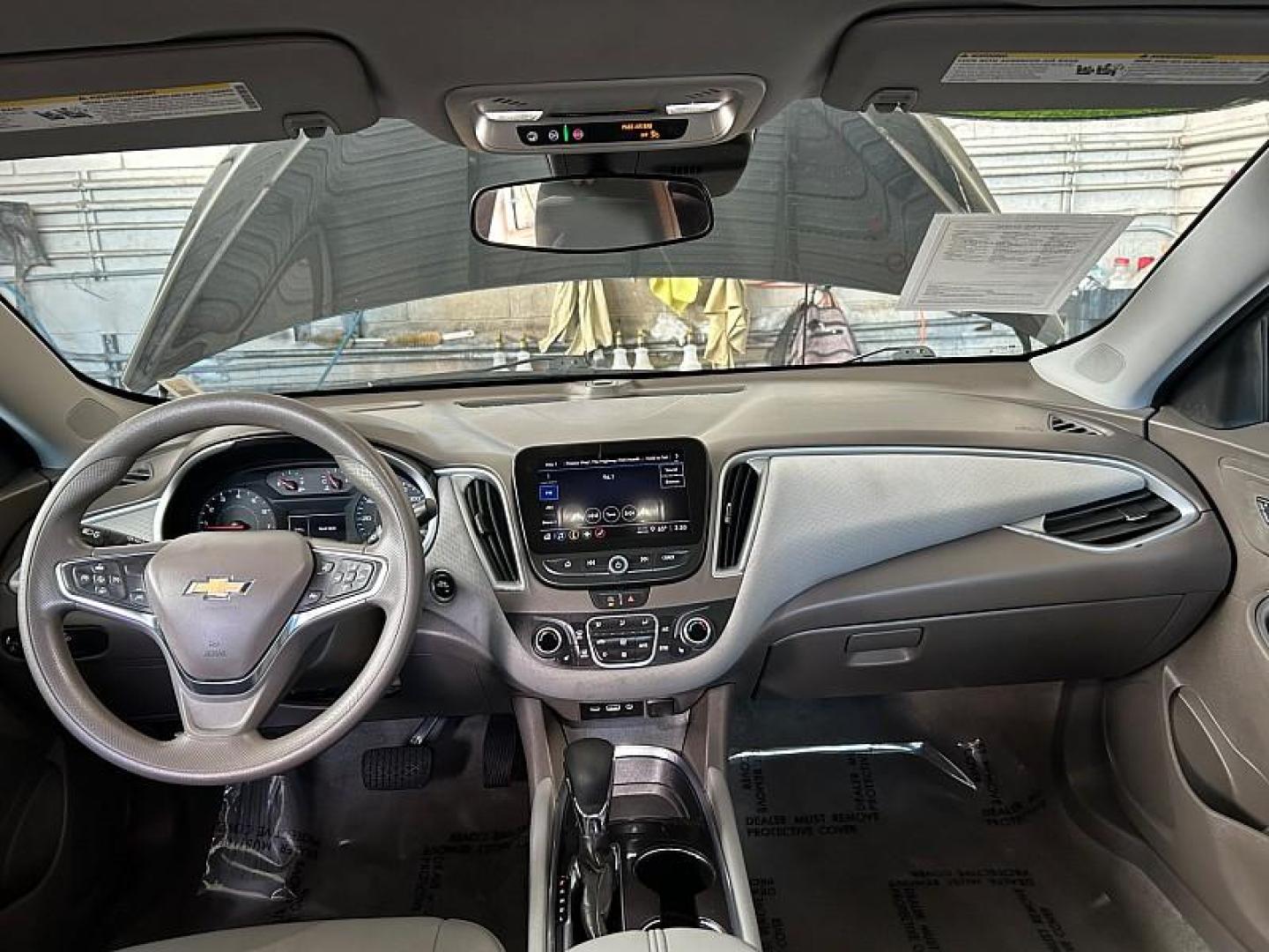 2016 SILVER Ford Fusion (3FA6P0H7XGR) with an 4-Cyl 2.5 Liter engine, Automatic transmission, located at 412 Auto Vista Drive, Palmdale, 93551, (661) 945-0620, 34.592636, -118.136681- Photo#16