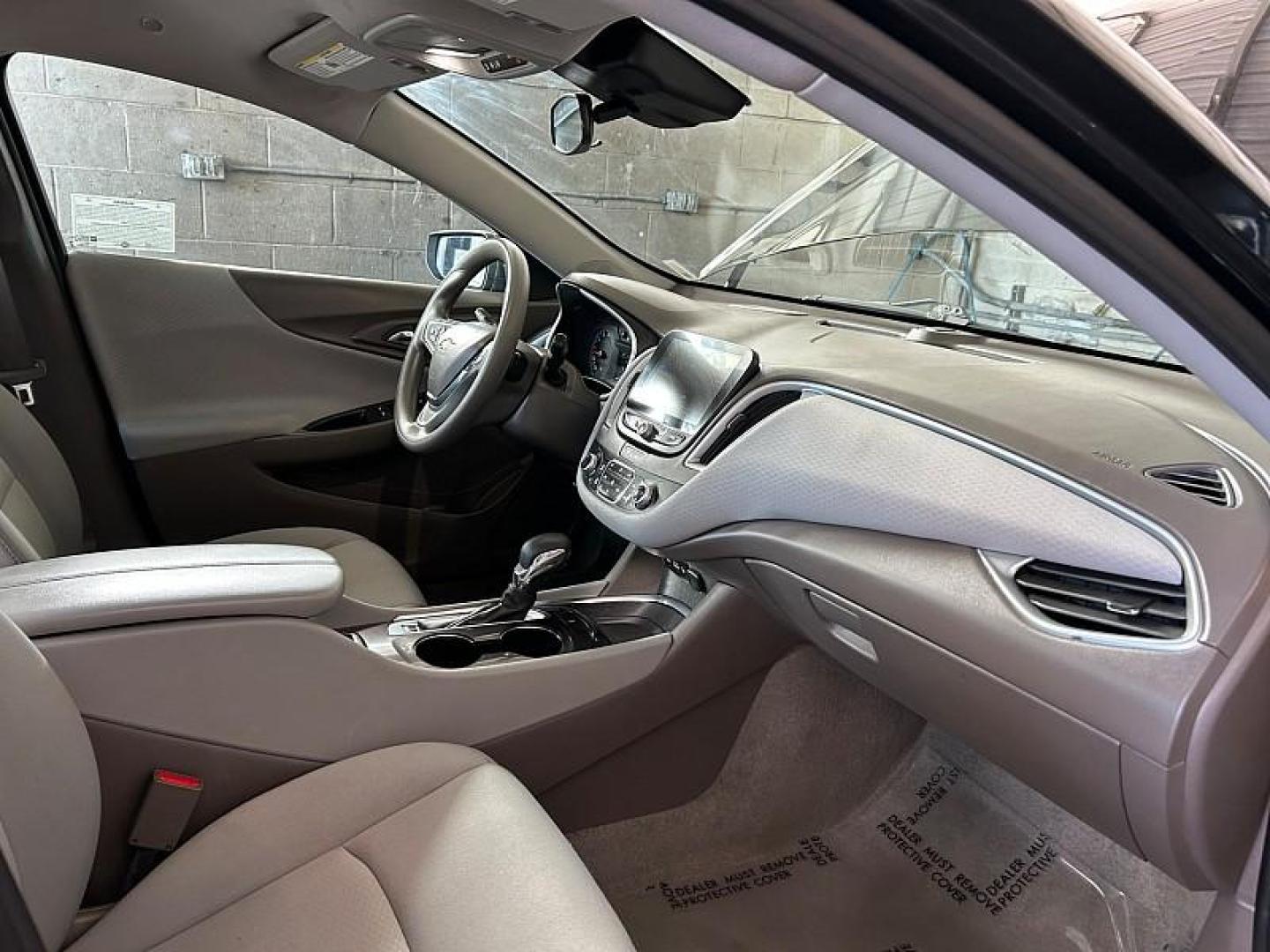 2016 SILVER Ford Fusion (3FA6P0H7XGR) with an 4-Cyl 2.5 Liter engine, Automatic transmission, located at 412 Auto Vista Drive, Palmdale, 93551, (661) 945-0620, 34.592636, -118.136681- Photo#18