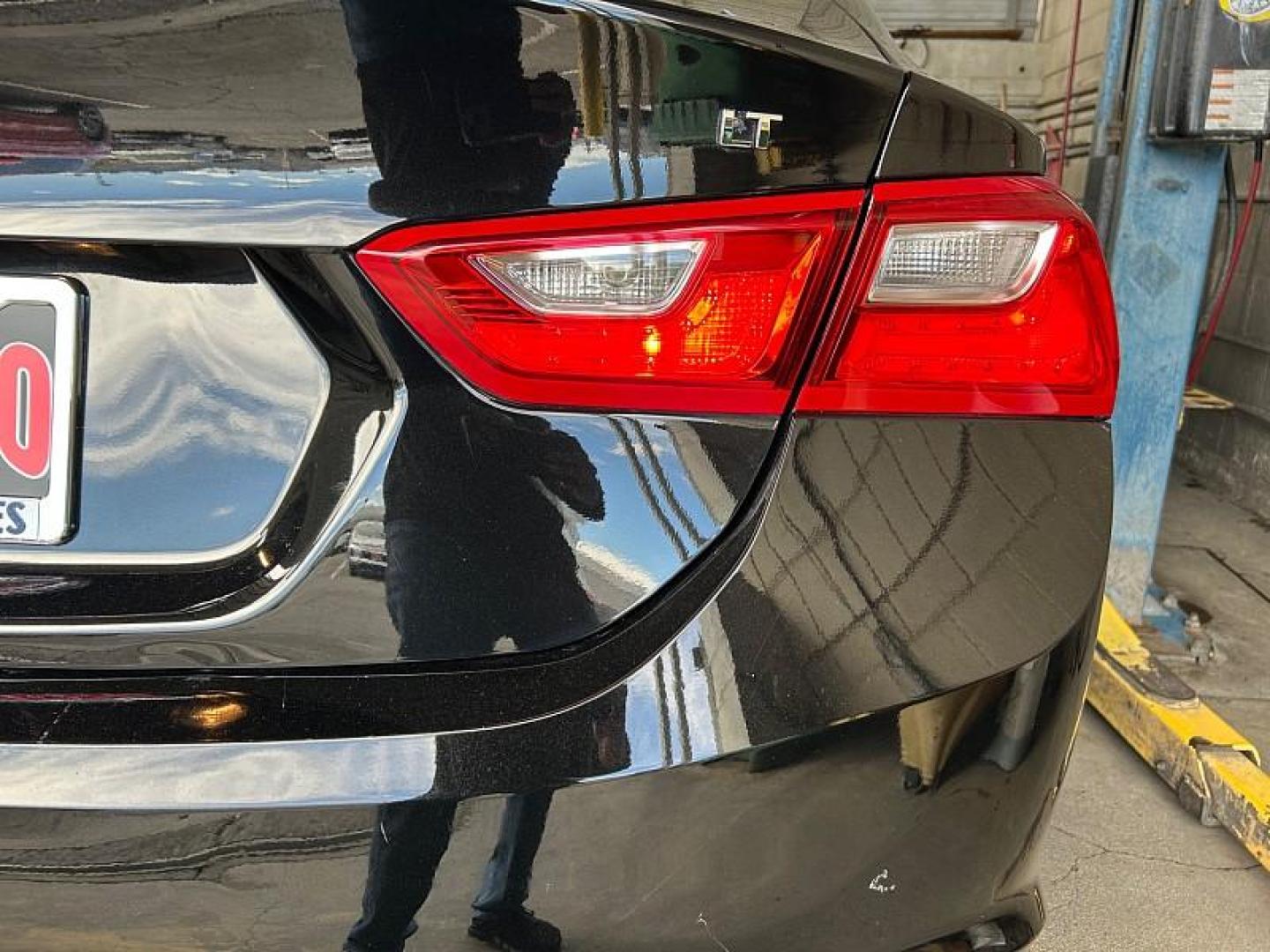 2016 SILVER Ford Fusion (3FA6P0H7XGR) with an 4-Cyl 2.5 Liter engine, Automatic transmission, located at 412 Auto Vista Drive, Palmdale, 93551, (661) 945-0620, 34.592636, -118.136681- Photo#29