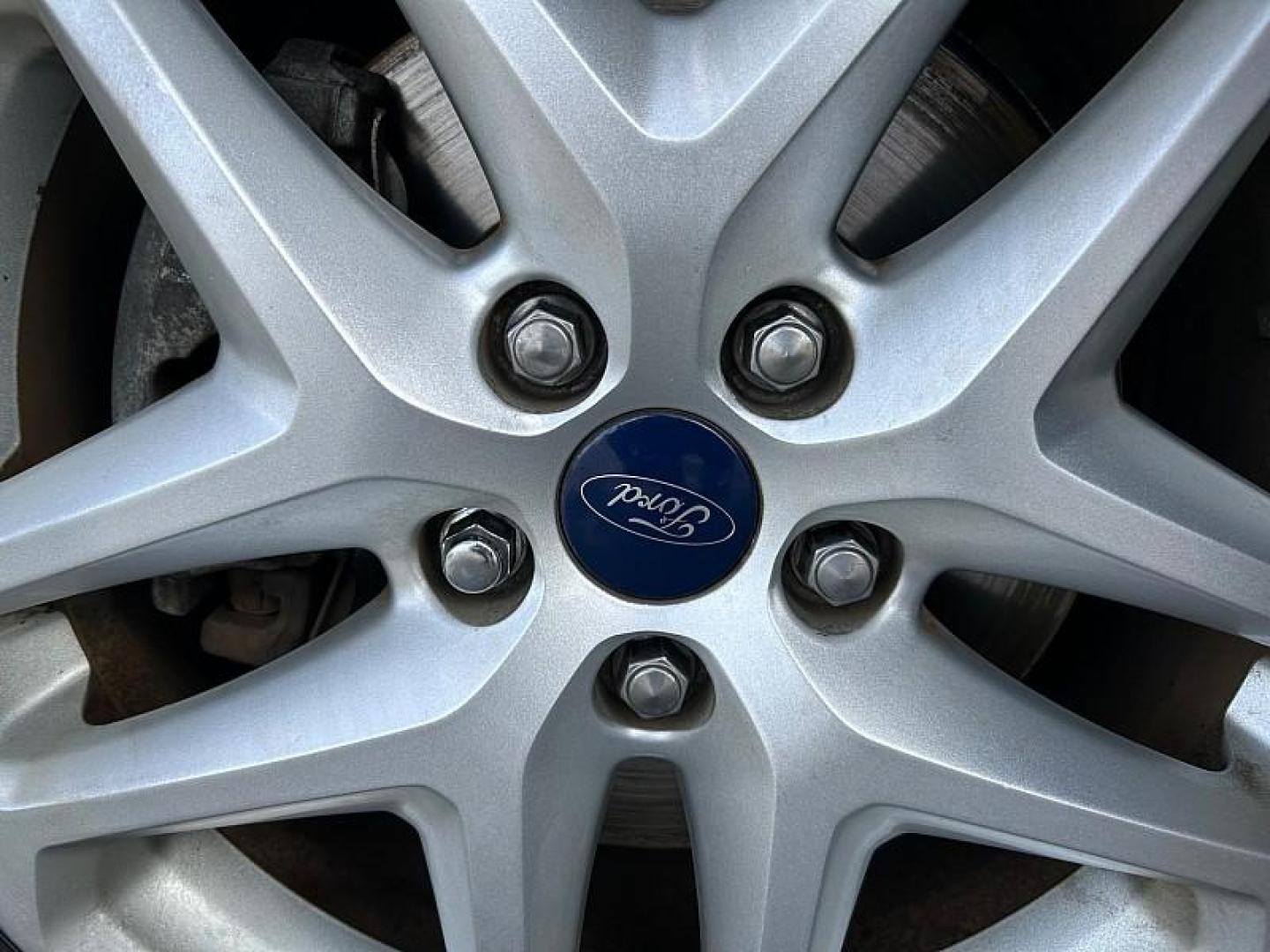 2016 SILVER Ford Fusion (3FA6P0H7XGR) with an 4-Cyl 2.5 Liter engine, Automatic transmission, located at 412 Auto Vista Drive, Palmdale, 93551, (661) 945-0620, 34.592636, -118.136681- Photo#46