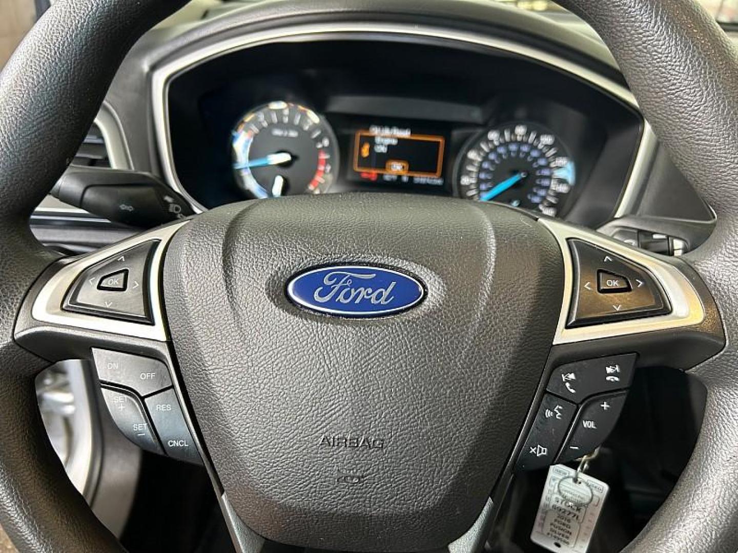 2016 SILVER Ford Fusion (3FA6P0H7XGR) with an 4-Cyl 2.5 Liter engine, Automatic transmission, located at 412 Auto Vista Drive, Palmdale, 93551, (661) 945-0620, 34.592636, -118.136681- Photo#49
