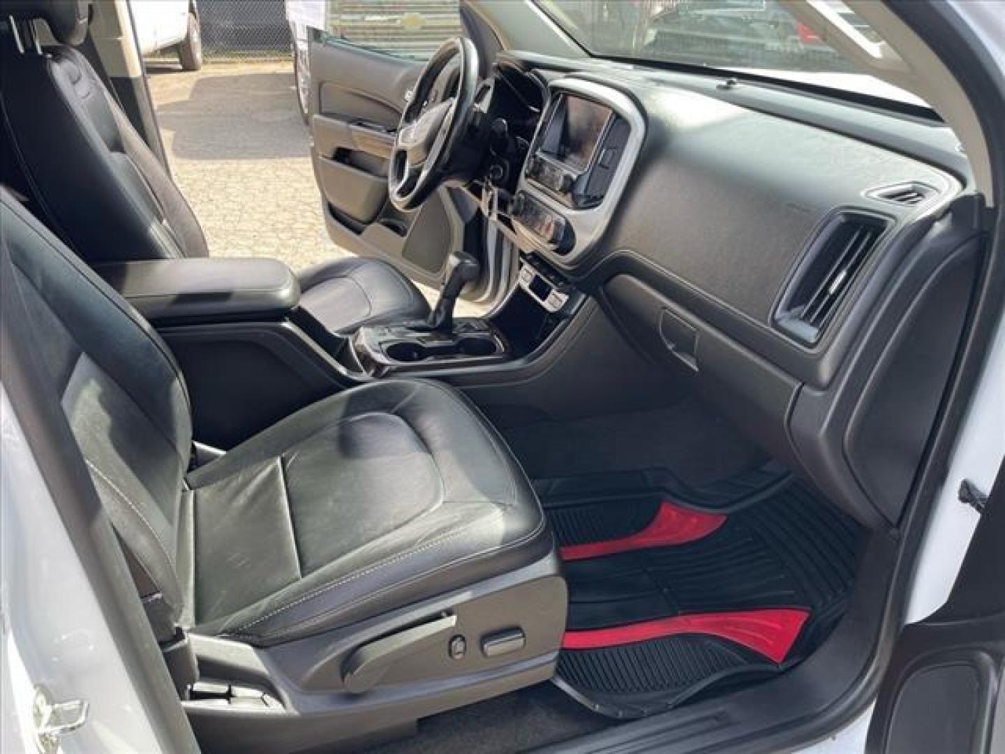 2016 Summit White GMC Canyon SLT (1GTP6DE17G1) with an 2.8L Duramax 2.8L Diesel Turbo I4 181hp 369ft. lbs. Common Rail Direct Injection engine, 6-Speed Shiftable Automatic transmission, located at 800 Riverside Ave, Roseville, CA, 95678, 916-773-4549 & Toll Free: 866-719-4393, 38.732265, -121.291039 - DURAMAX DIESEL CREW CAB 4X4 SLT - Photo#15