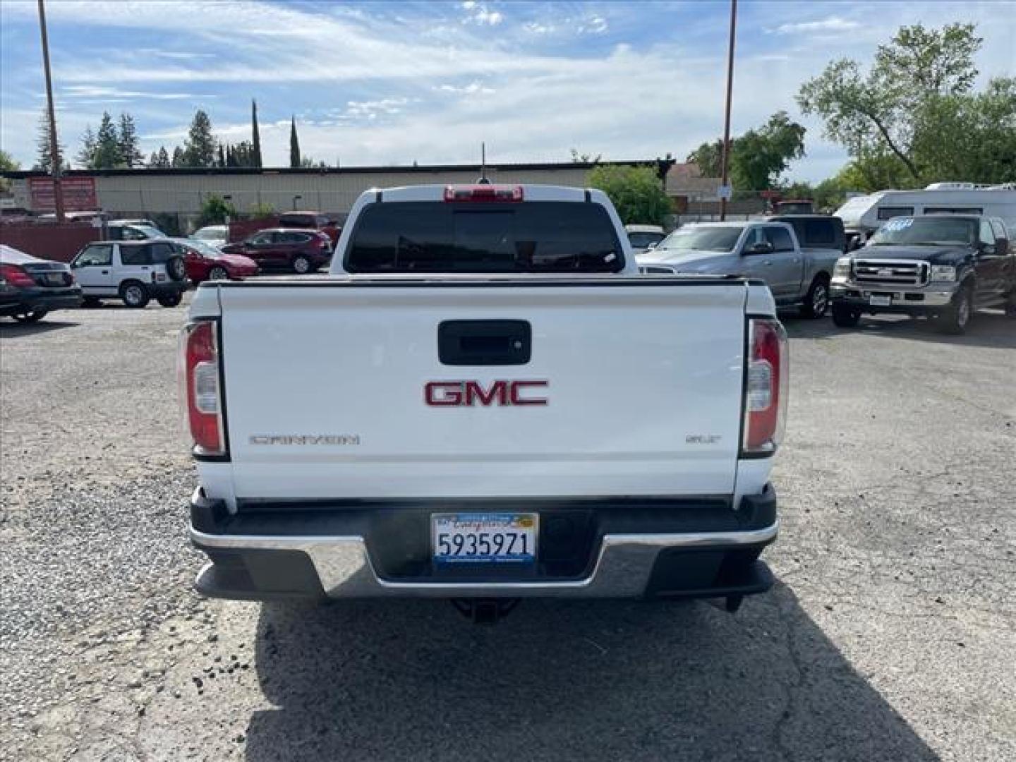 2016 Summit White GMC Canyon SLT (1GTP6DE17G1) with an 2.8L Duramax 2.8L Diesel Turbo I4 181hp 369ft. lbs. Common Rail Direct Injection engine, 6-Speed Shiftable Automatic transmission, located at 800 Riverside Ave, Roseville, CA, 95678, 916-773-4549 & Toll Free: 866-719-4393, 38.732265, -121.291039 - DURAMAX DIESEL CREW CAB 4X4 SLT - Photo#3