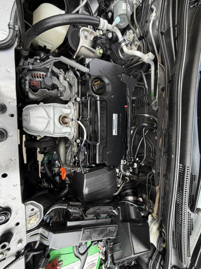 2016 Urban Titanium Metallic: /Gray Honda CR-V EX 2WD (3CZRM3H50GG) with an 2.4L L4 DOHC 16V engine, CVT transmission, located at 30 S. Berkeley Avenue, Pasadena, CA, 91107, (626) 248-7567, 34.145447, -118.109398 - ? 2016 Honda CR-V EX – Reliable, Fuel Efficient SUV – Easy Financing Available at Crown City Motors Looking for a dependable SUV in Pasadena with low maintenance costs, great fuel economy, and flexible financing options? This 2016 Honda CR-V EX (VIN: 3CZRM3H50GG721884) is one of the most trus - Photo#18