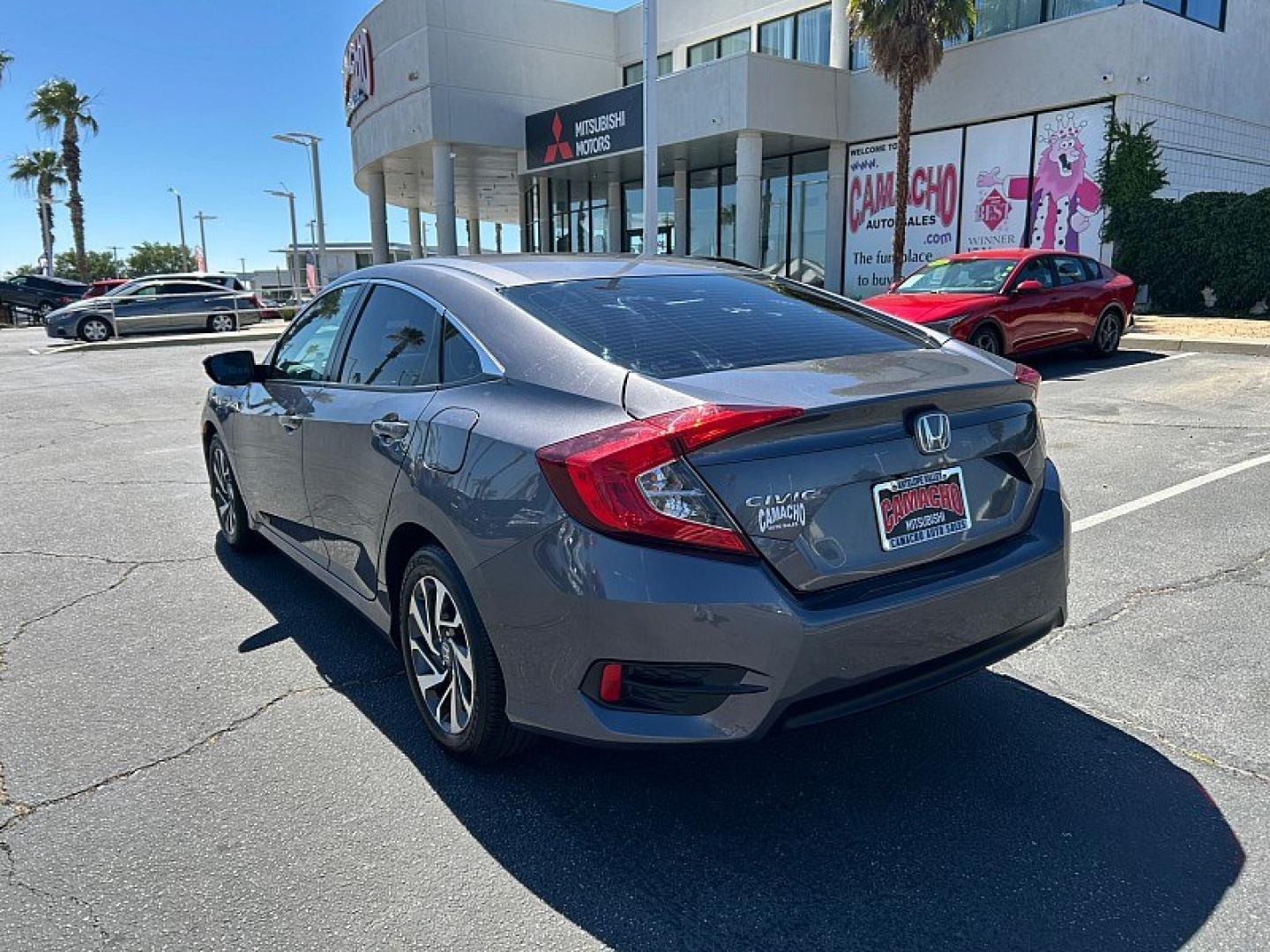 2016 Gray Honda Civic Sedan (19XFC2F79GE) with an 4-Cyl i-VTEC 2.0 Liter engine, Automatic CVT transmission, located at 412 Auto Vista Drive, Palmdale, 93551, (661) 945-0620, 34.592636, -118.136681- Photo#3