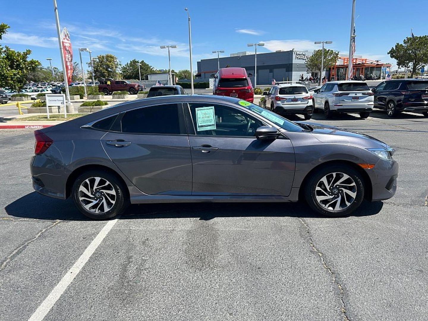 2016 Gray Honda Civic Sedan (19XFC2F79GE) with an 4-Cyl i-VTEC 2.0 Liter engine, Automatic CVT transmission, located at 412 Auto Vista Drive, Palmdale, 93551, (661) 945-0620, 34.592636, -118.136681- Photo#7