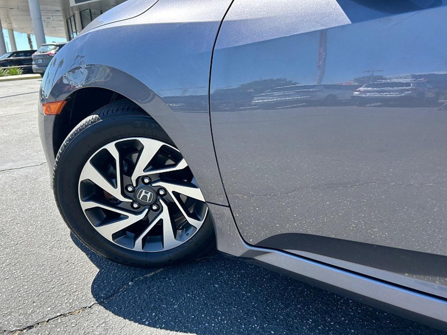 2016 Gray Honda Civic Sedan (19XFC2F79GE) with an 4-Cyl i-VTEC 2.0 Liter engine, Automatic CVT transmission, located at 412 Auto Vista Drive, Palmdale, 93551, (661) 945-0620, 34.592636, -118.136681- Photo#10