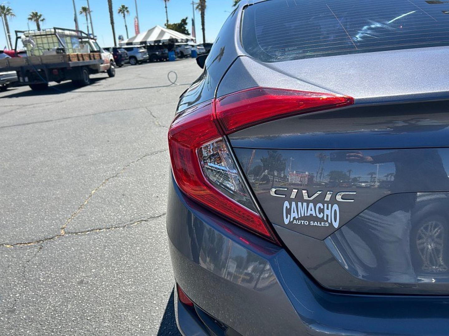 2016 Gray Honda Civic Sedan (19XFC2F79GE) with an 4-Cyl i-VTEC 2.0 Liter engine, Automatic CVT transmission, located at 412 Auto Vista Drive, Palmdale, 93551, (661) 945-0620, 34.592636, -118.136681- Photo#15