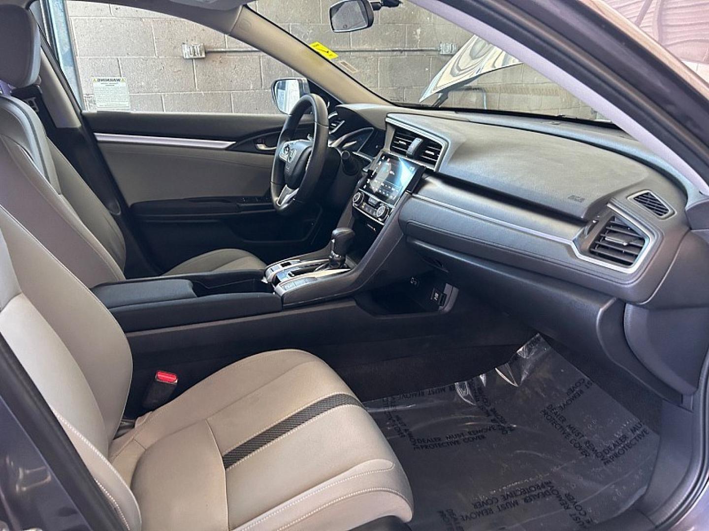 2016 Gray Honda Civic Sedan (19XFC2F79GE) with an 4-Cyl i-VTEC 2.0 Liter engine, Automatic CVT transmission, located at 412 Auto Vista Drive, Palmdale, 93551, (661) 945-0620, 34.592636, -118.136681- Photo#24