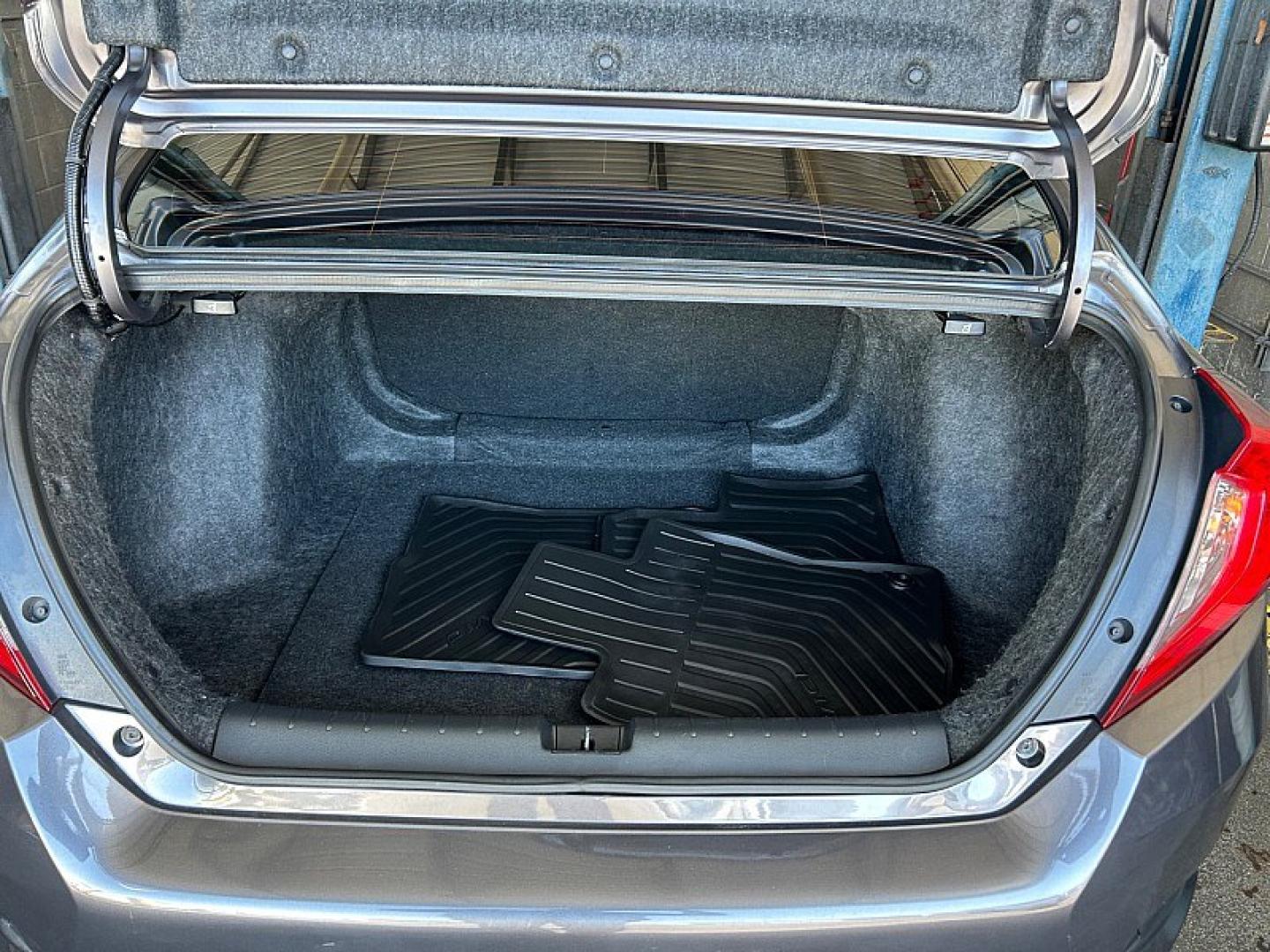 2016 Gray Honda Civic Sedan (19XFC2F79GE) with an 4-Cyl i-VTEC 2.0 Liter engine, Automatic CVT transmission, located at 412 Auto Vista Drive, Palmdale, 93551, (661) 945-0620, 34.592636, -118.136681- Photo#28